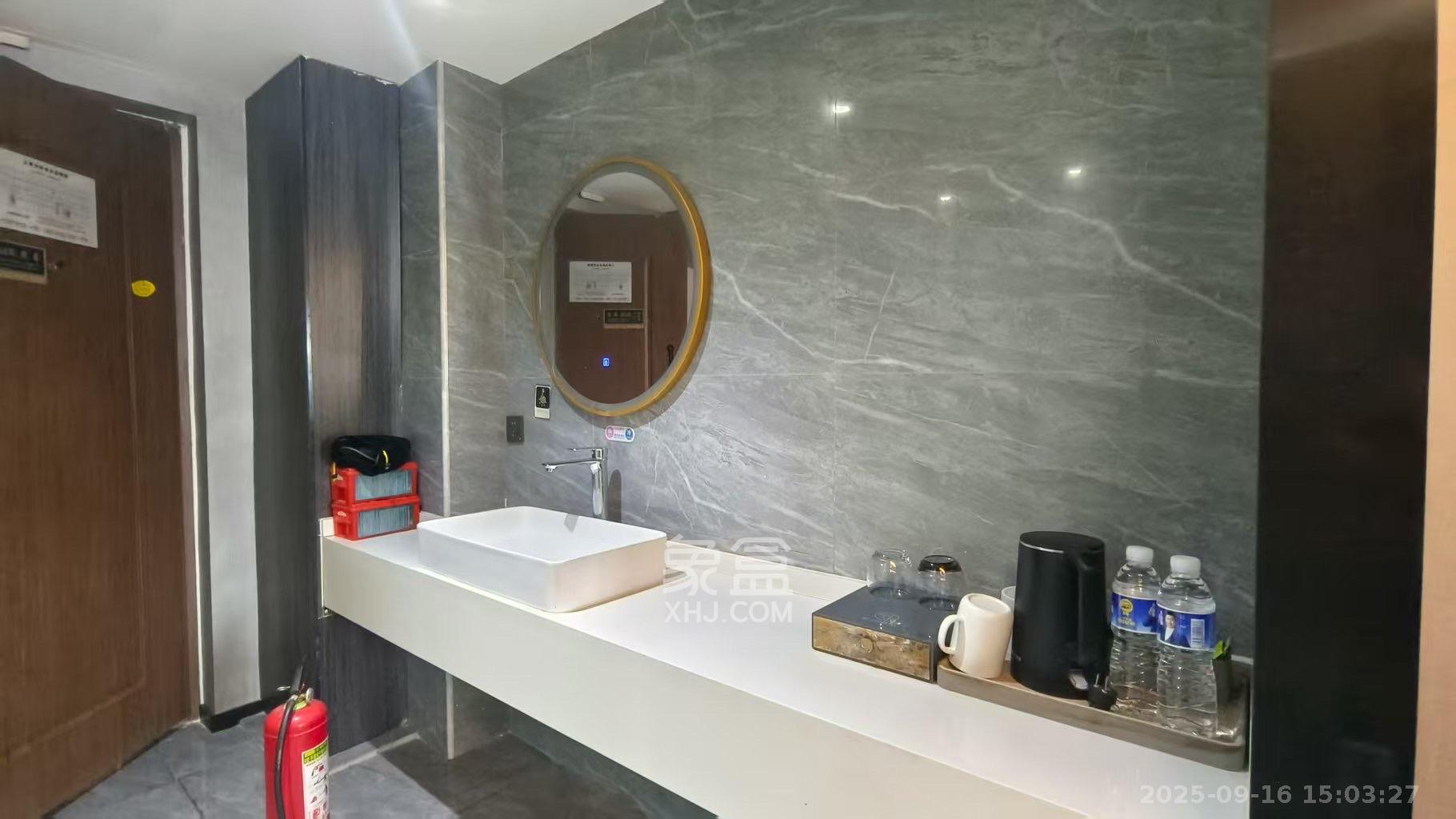 保利香槟国际  1室1厅1卫    1400.0元/月室内图