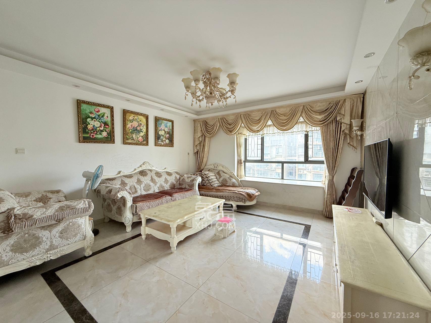 茶山馨苑 3室2厅2卫 3500.0元/月 茶山馨苑 3室2厅2卫 3500.0元/月室内图