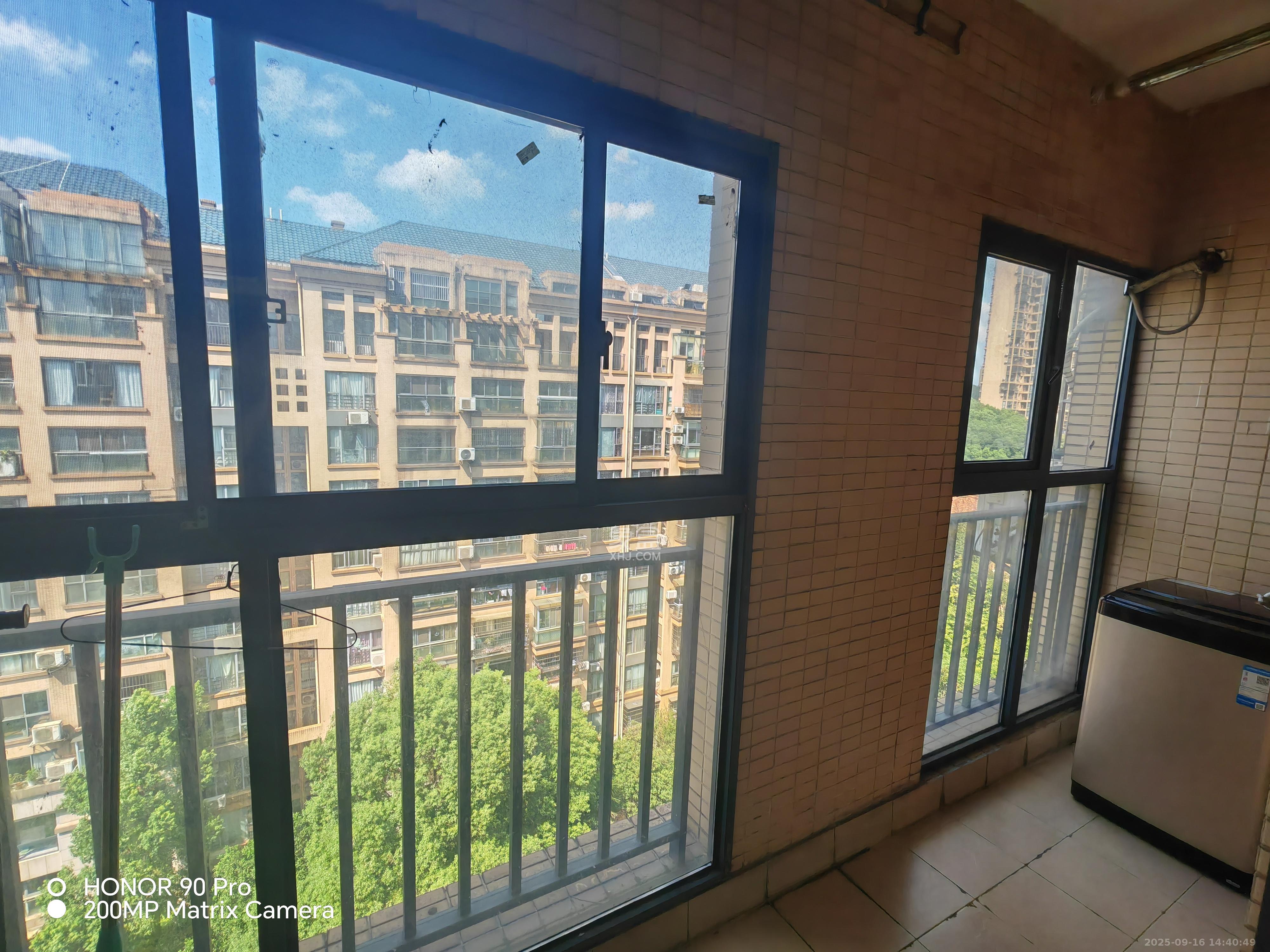 中城丽景香山园  2室2厅1卫    2300.0元/月 中城丽景香山园  2室2厅1卫    2300.0元/月室内图