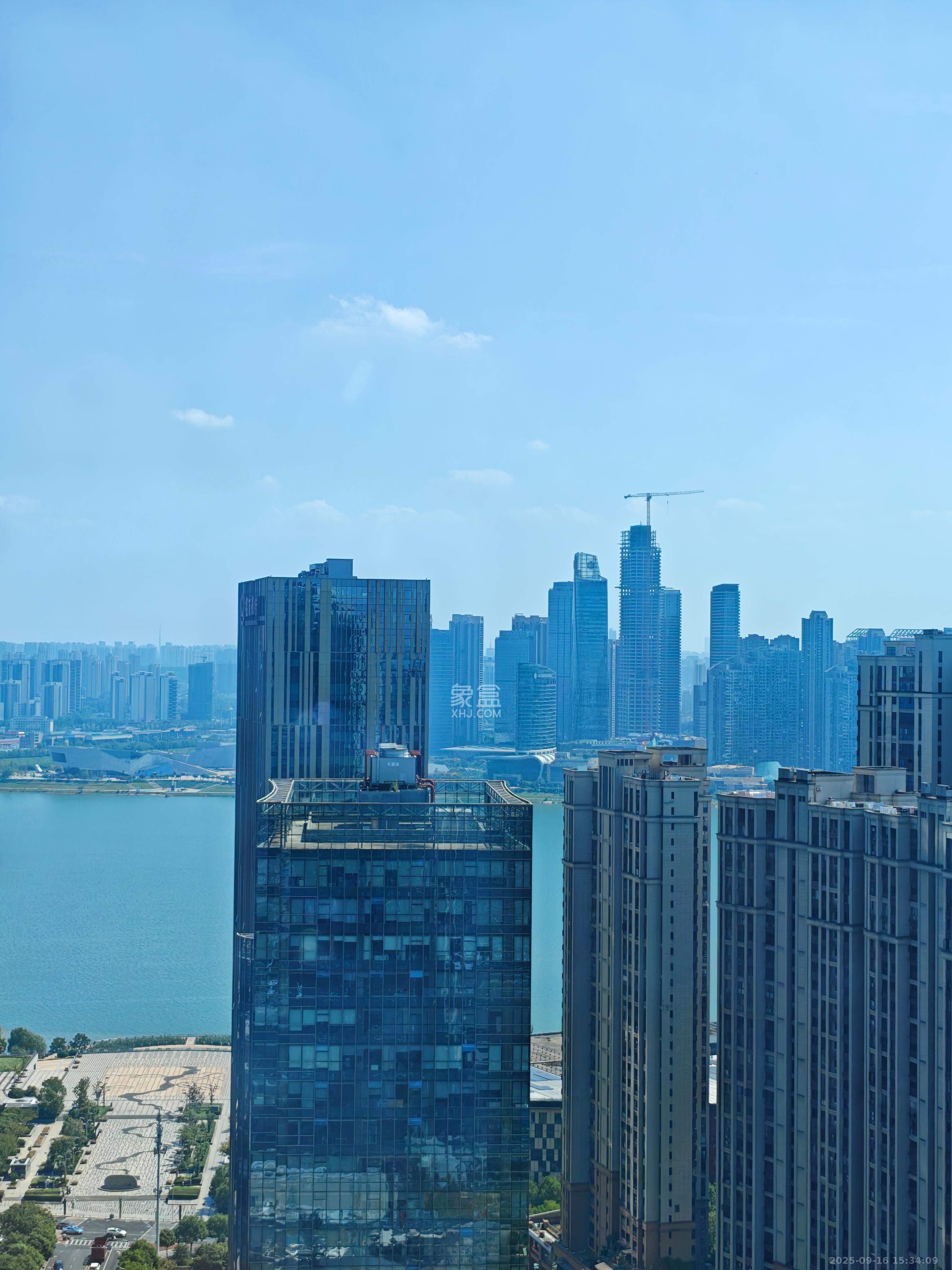 卓越中寰 1室1厅1卫 2500.0元/月 卓越中寰 1室1厅1卫 2500.0元/月室内图