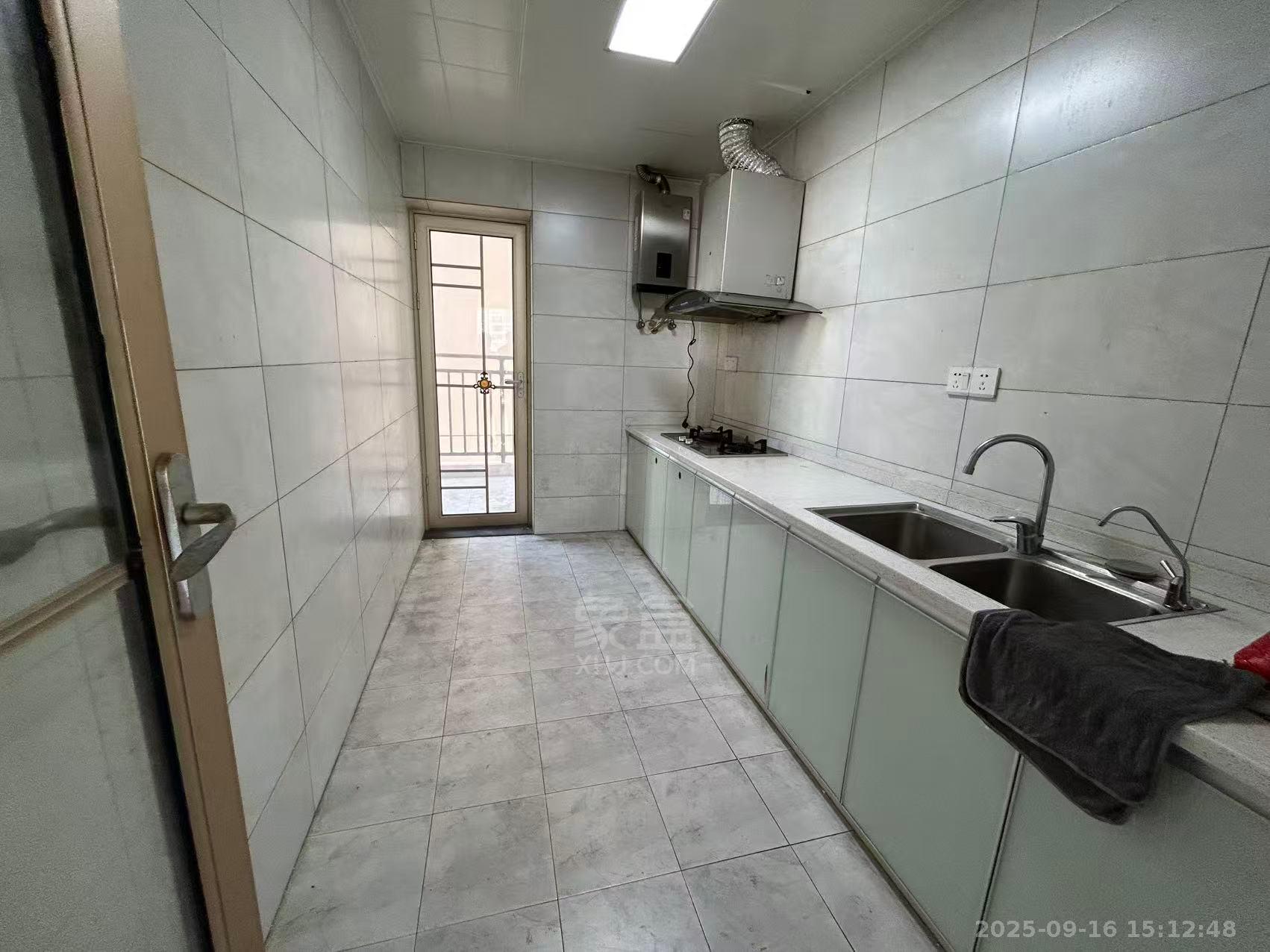 庐山春天早安华晨  3室2厅2卫    2000.0元/月 庐山春天早安华晨  3室2厅2卫    2000.0元/月室内图