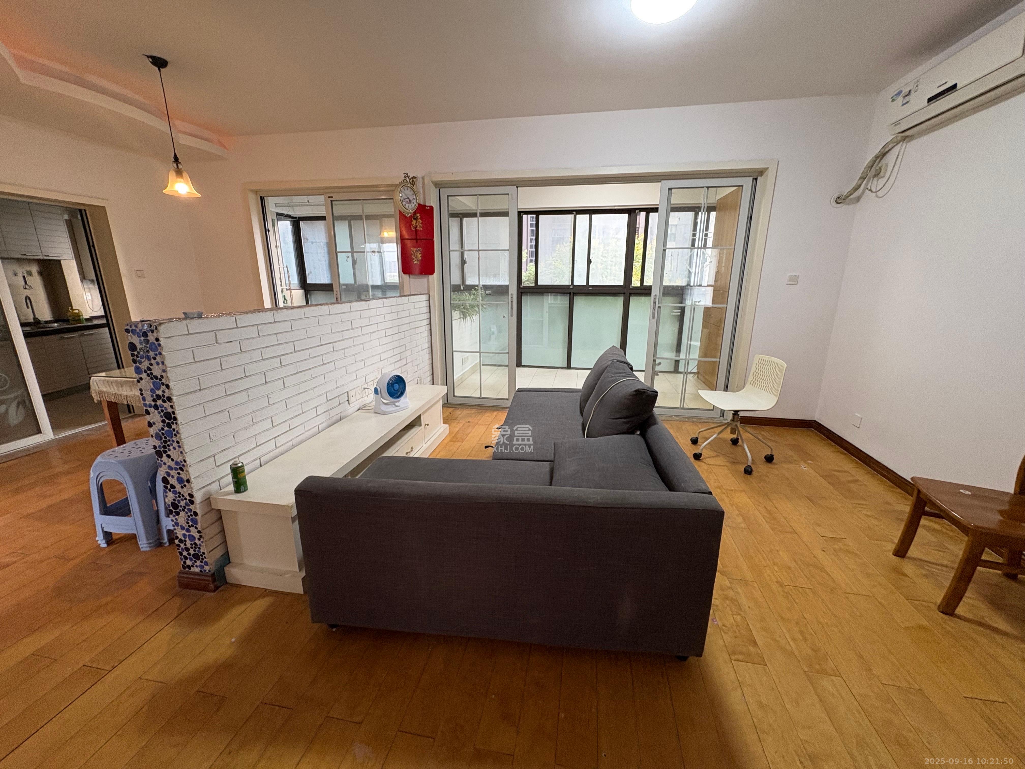 通用时代国际社区  3室1厅1卫    2600.0元/月 通用时代国际社区  3室1厅1卫    2600.0元/月