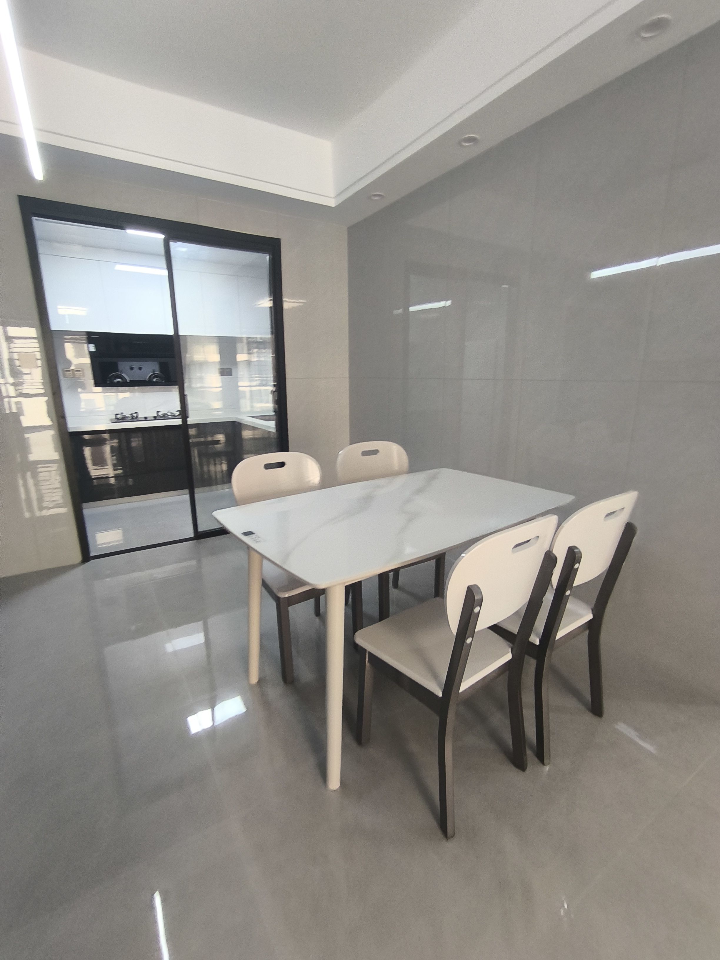 互助小区电梯房 1室0厅0卫 2000.0元/月 互助小区电梯房 1室0厅0卫 2000.0元/月室内图