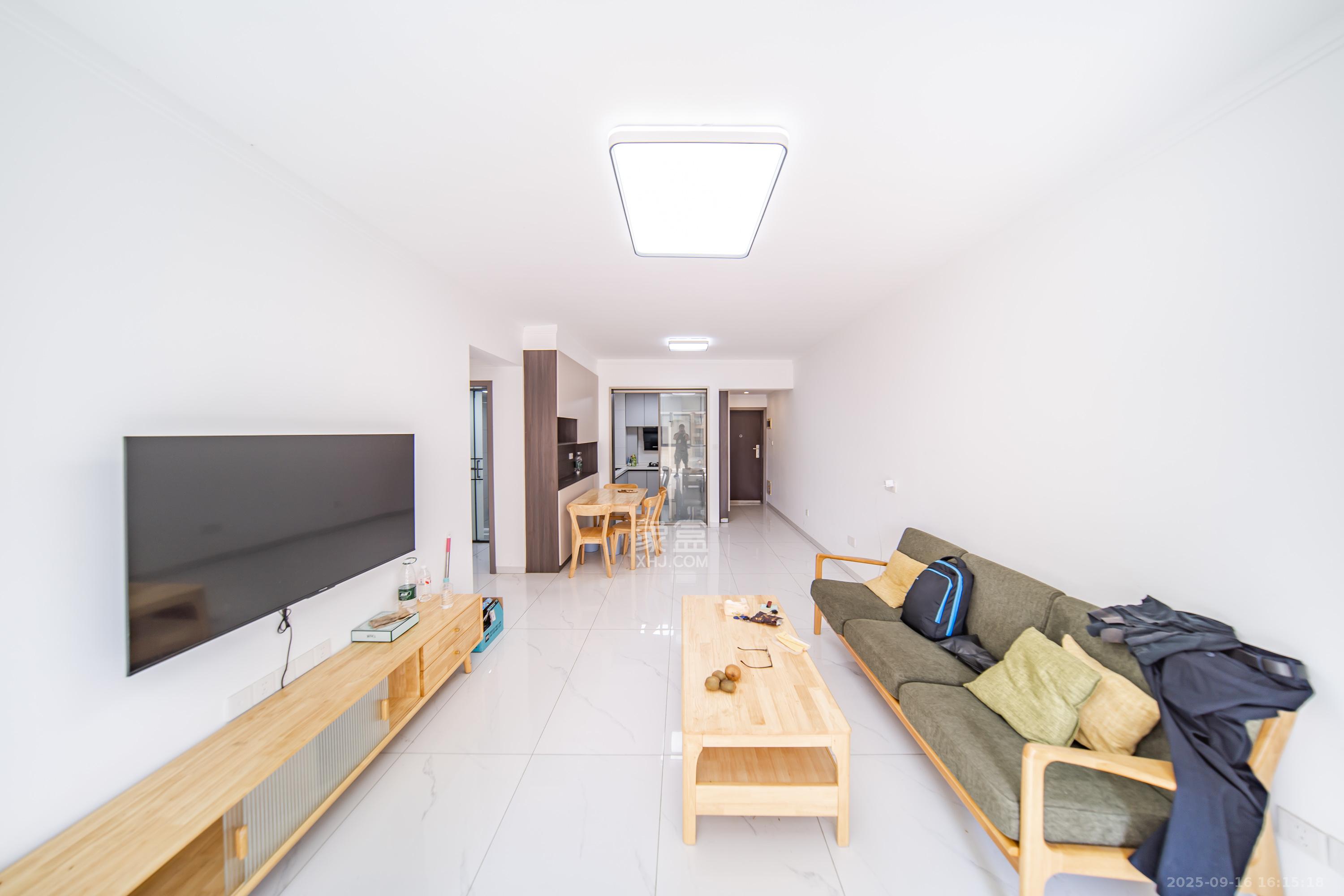 兰亭湾畔 3室2厅1卫 109.0万 兰亭湾畔 3室2厅1卫 109.0万客厅