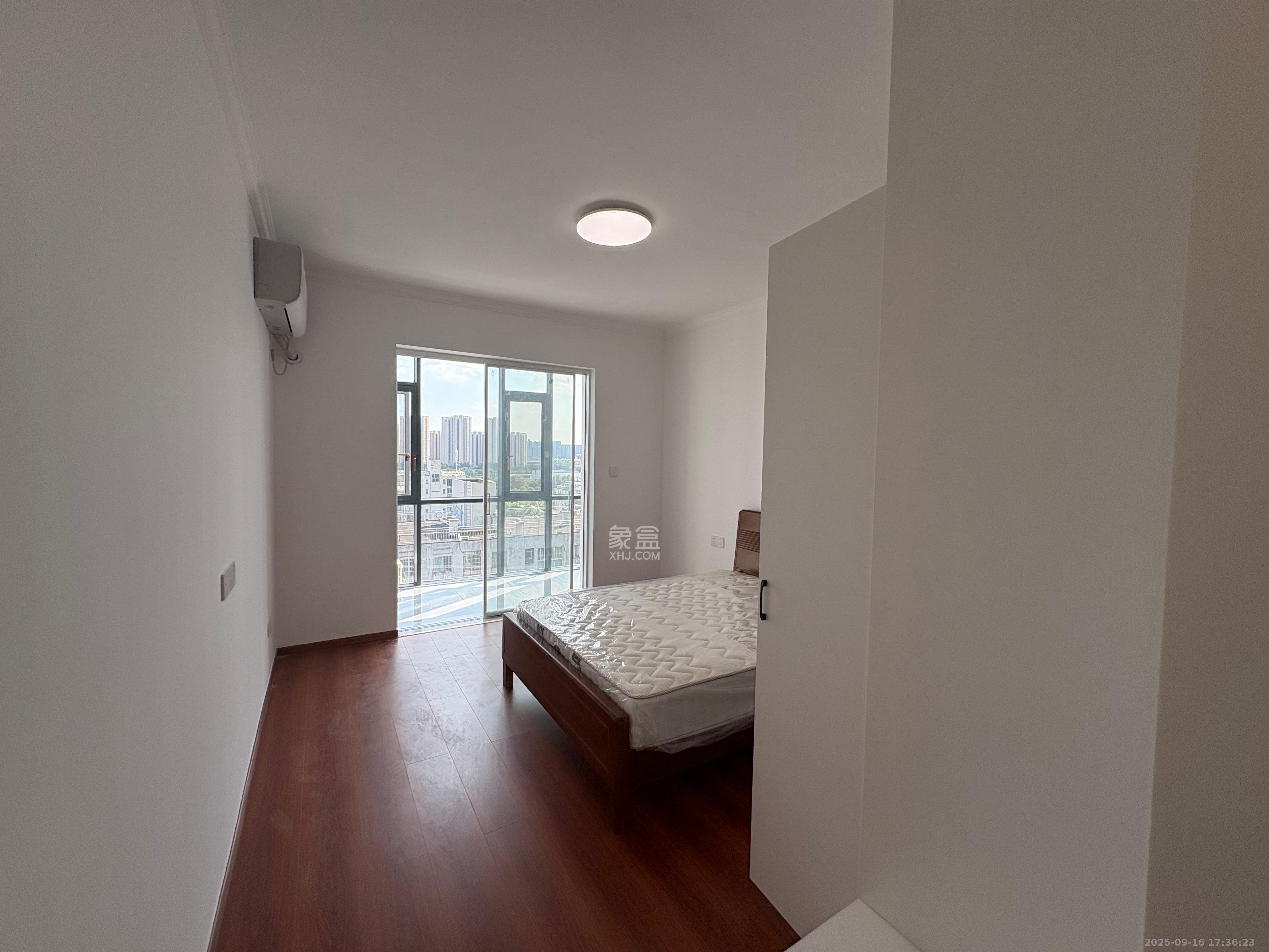 阳光100二期 3室2厅1卫 3000.0元/月 阳光100二期 3室2厅1卫 3000.0元/月室内图