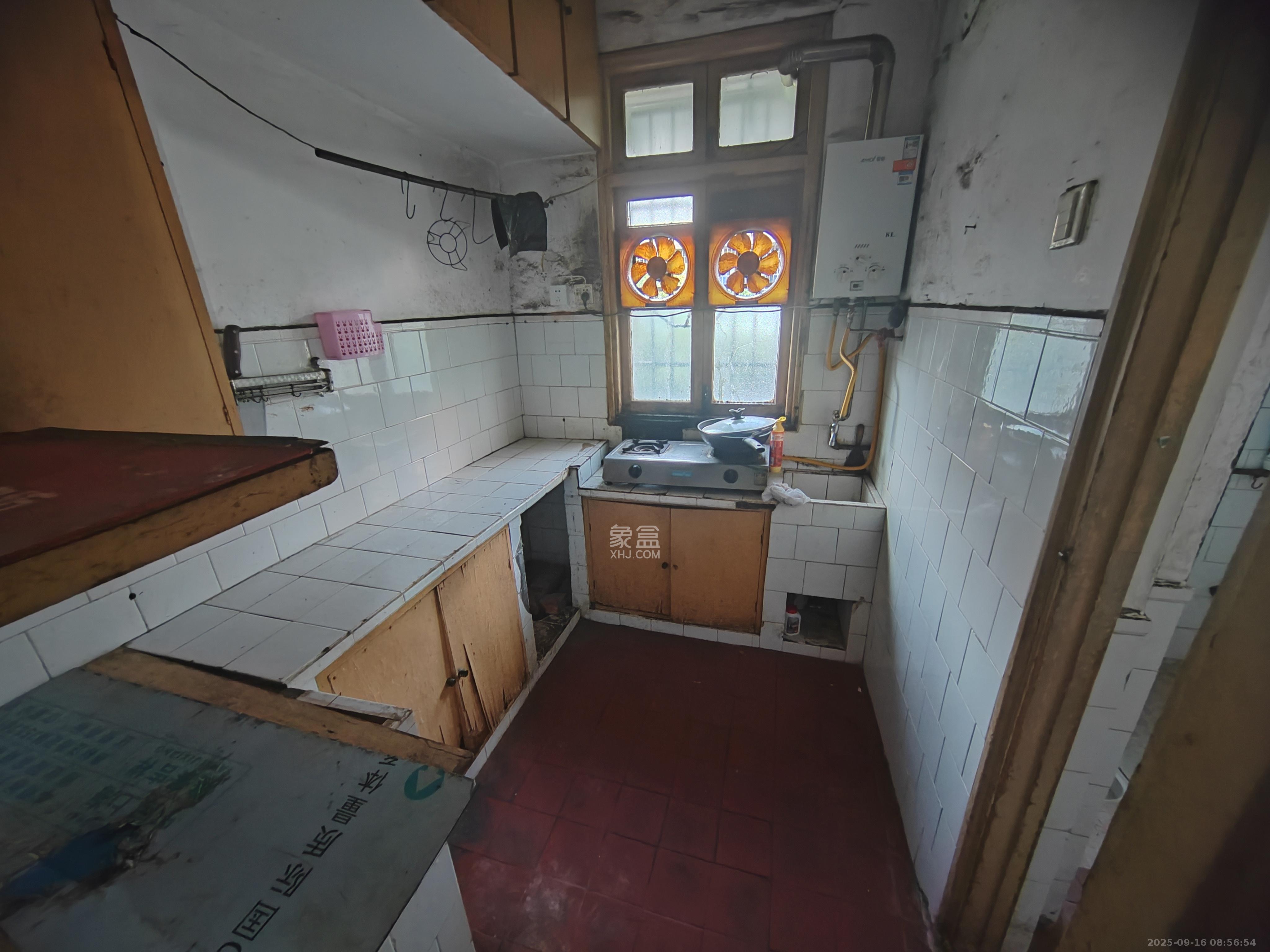 红花坡社区 3室1厅1卫 1000.0元/月 红花坡社区 3室1厅1卫 1000.0元/月室内图