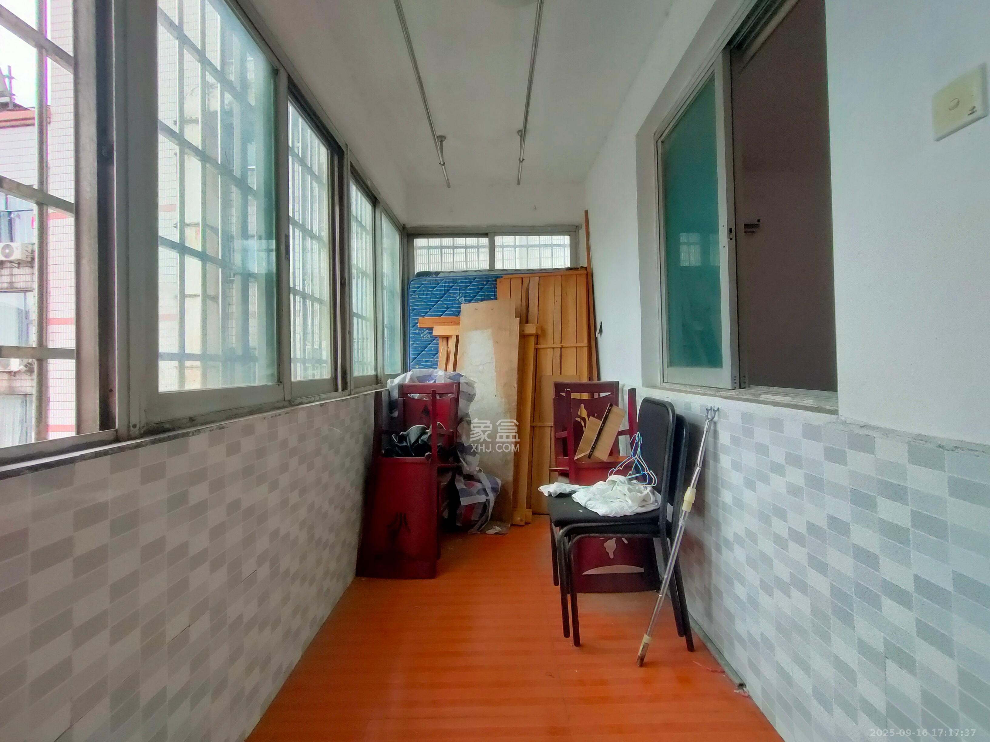 海东青大厦 5室1厅1卫 3200.0元/月 海东青大厦 5室1厅1卫 3200.0元/月室内图