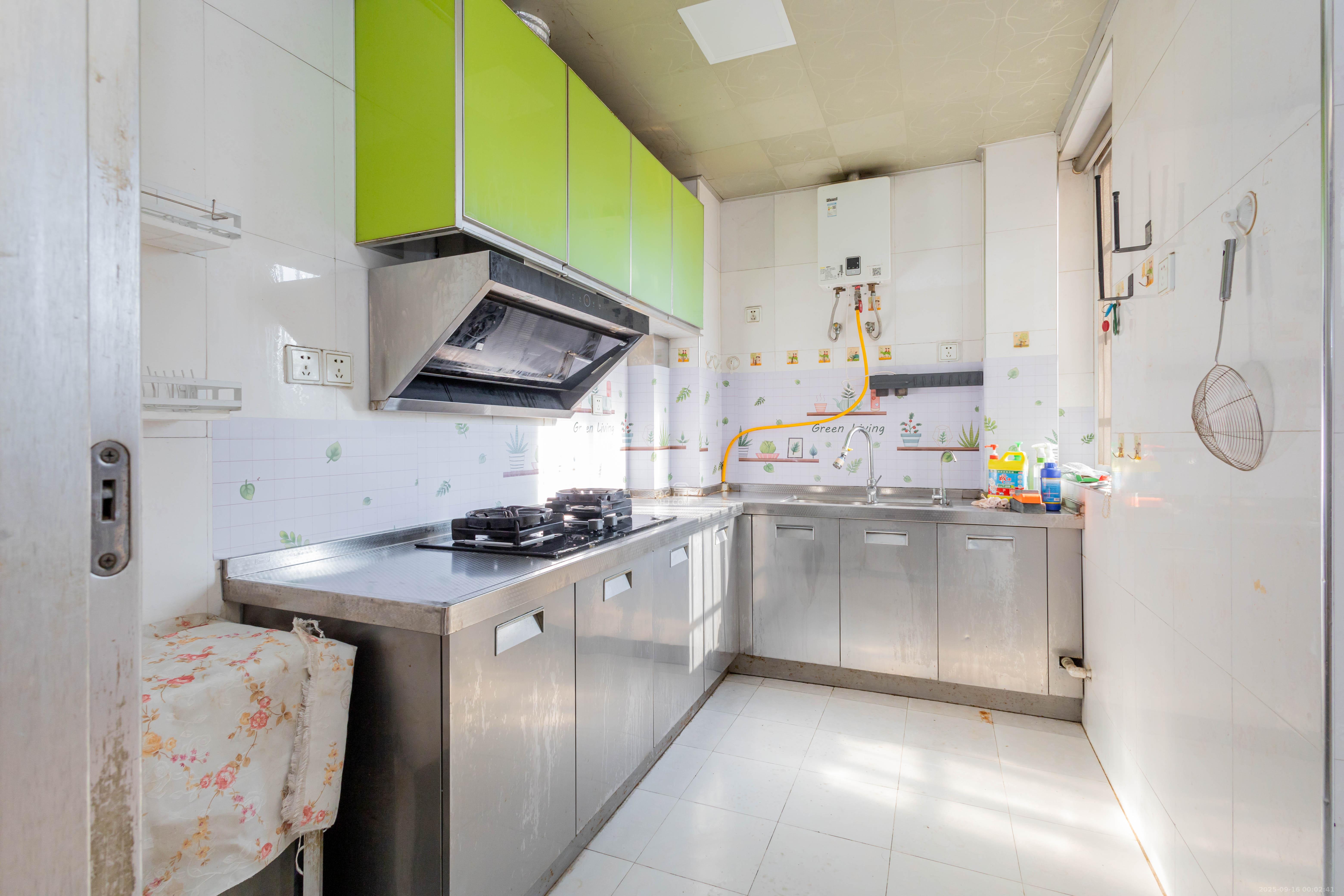 博雅湘水湾 3室2厅2卫 58.0万 博雅湘水湾 3室2厅2卫 58.0万厨房