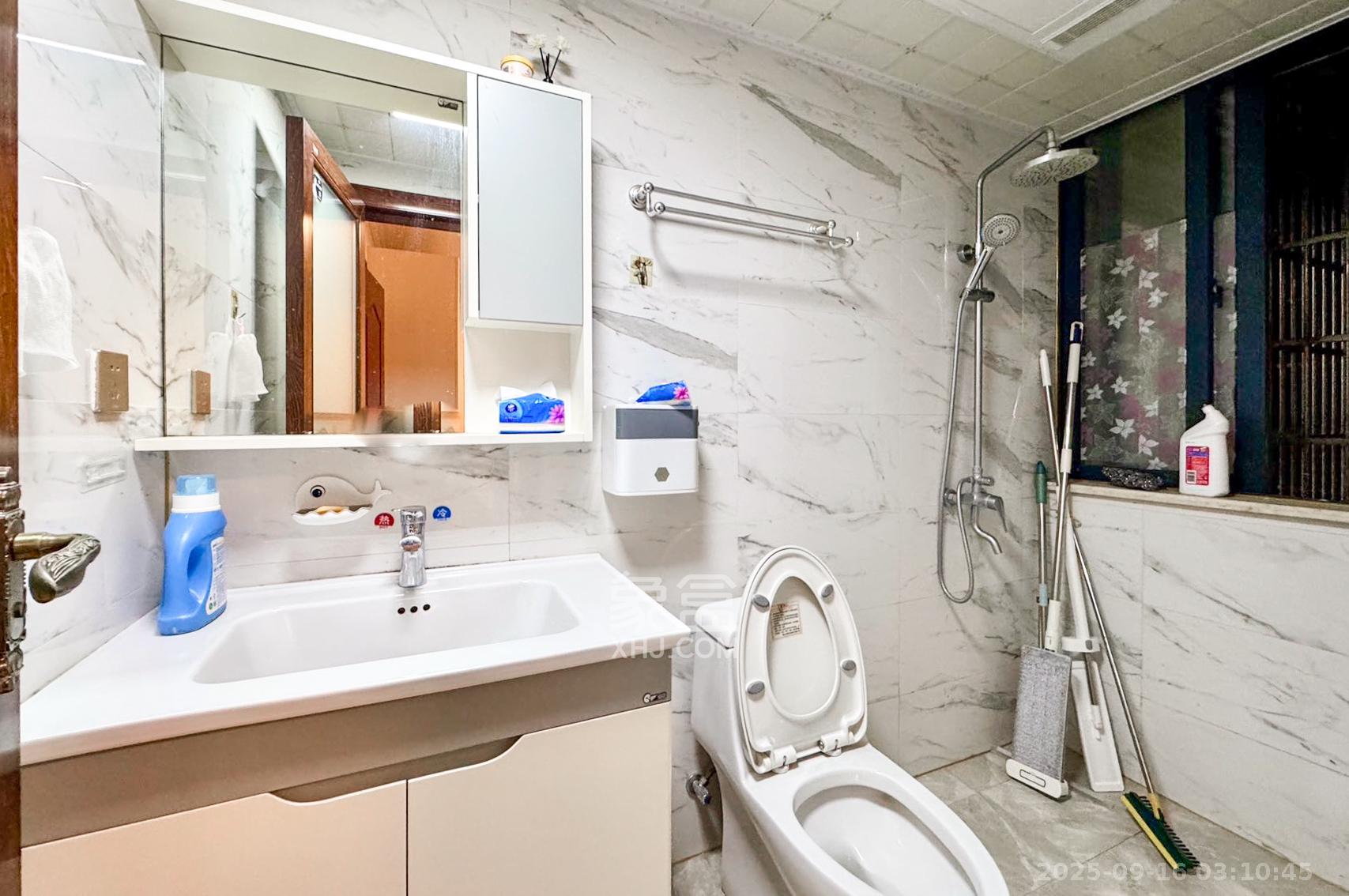 海林馨香雅苑  3室2厅2卫    103.8万卫生间