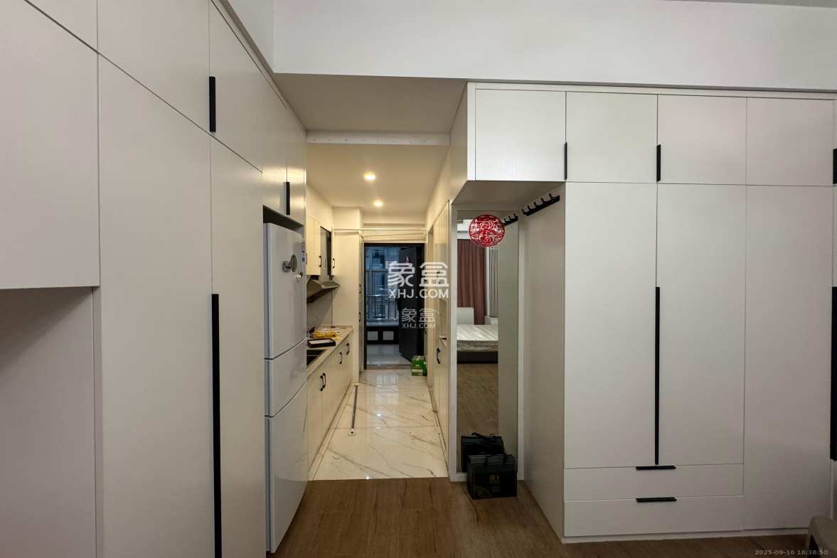 嘉斯茂购物广场(国中星城) 1室0厅0卫 1800.0元/月 嘉斯茂购物广场(国中星城) 1室0厅0卫 1800.0元/月室内图