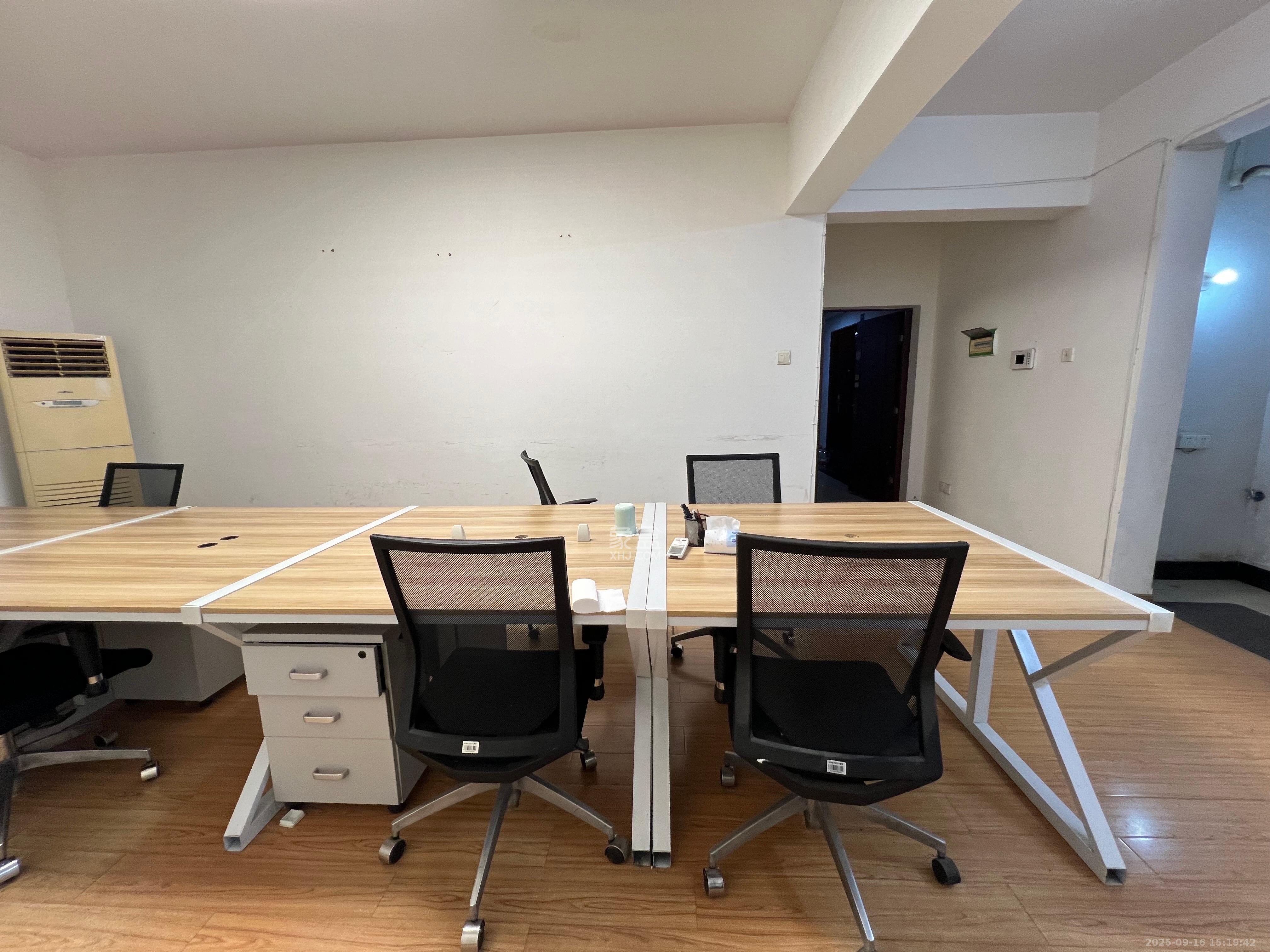 上河国际B座 1室2厅1卫 2200.0元/月 上河国际B座 1室2厅1卫 2200.0元/月室内图