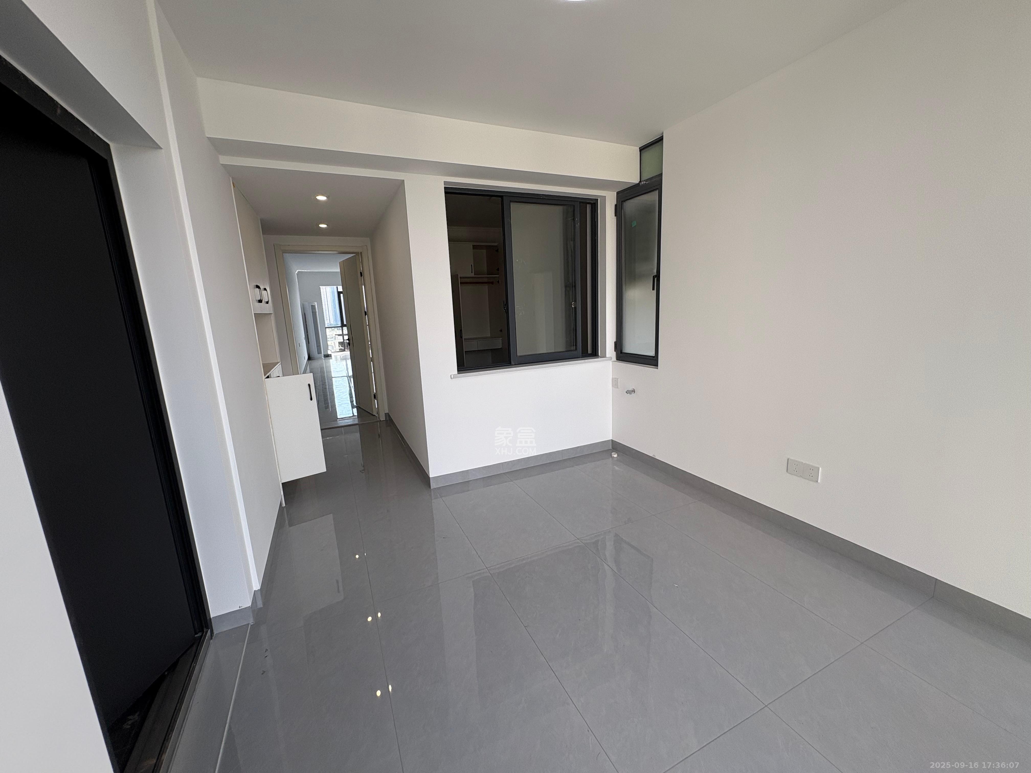 阳光100二期 3室2厅1卫 3000.0元/月 阳光100二期 3室2厅1卫 3000.0元/月室内图