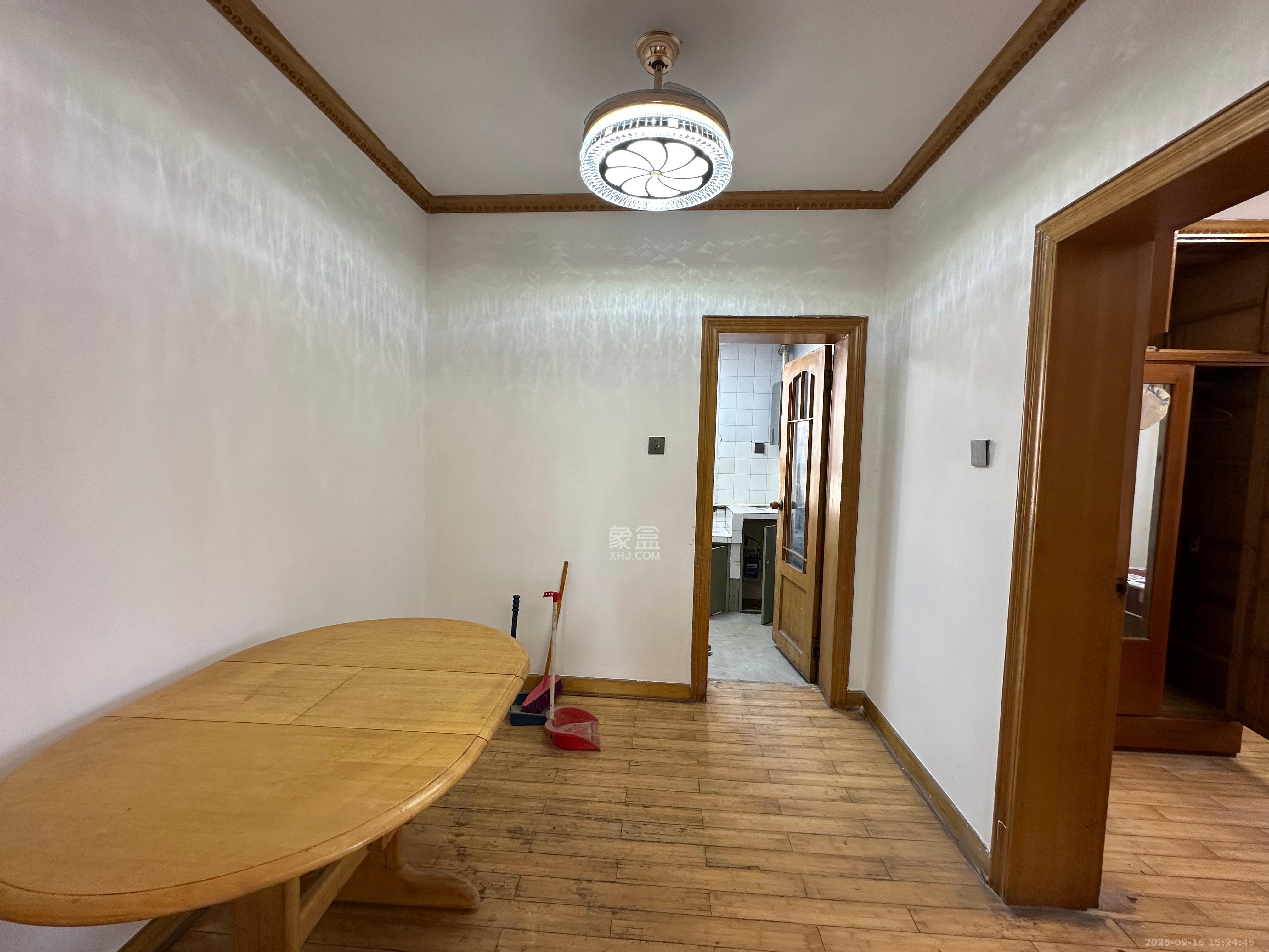 南园小区 3室2厅1卫 1000.0元/月 南园小区 3室2厅1卫 1000.0元/月室内图