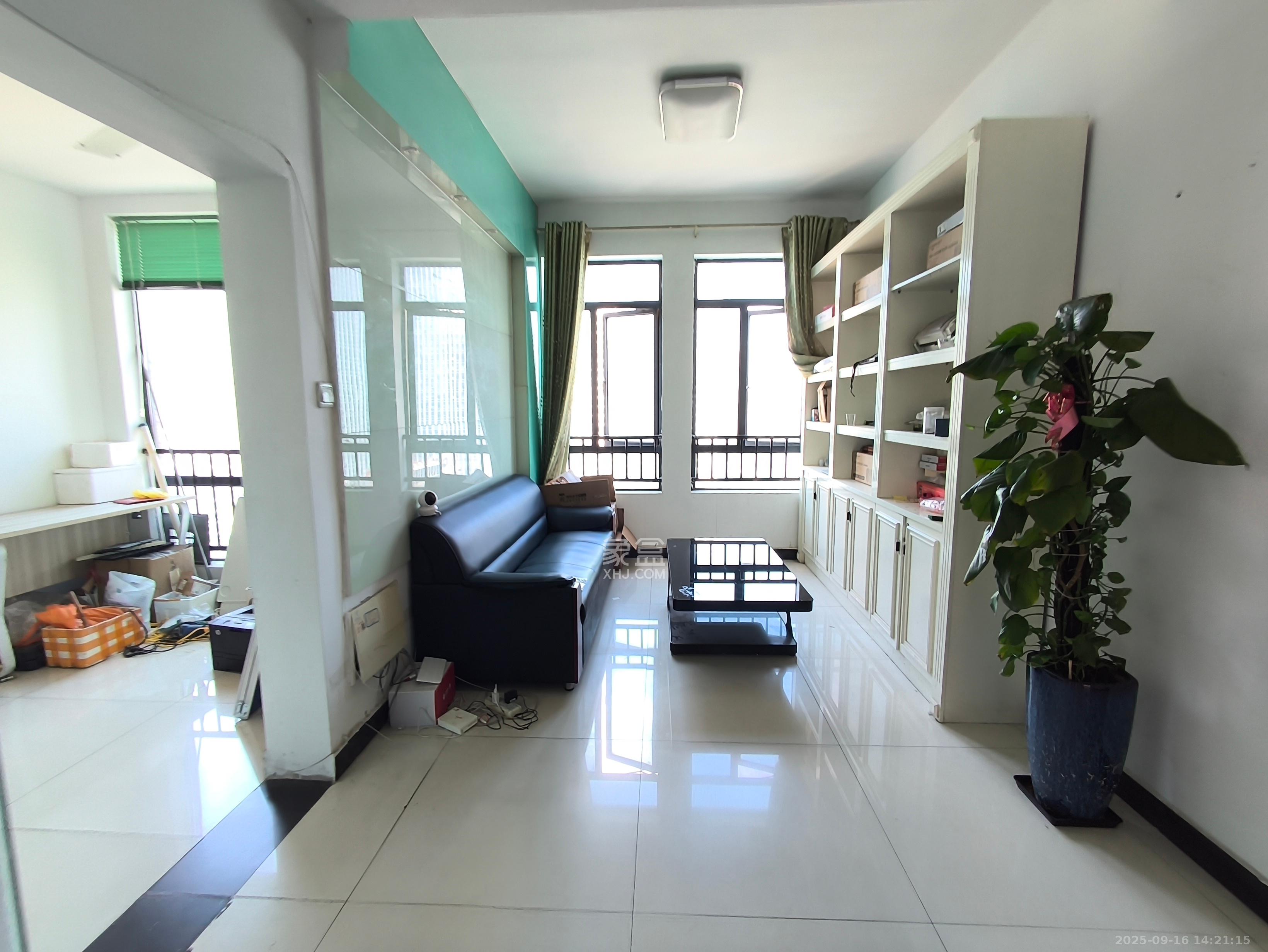 融圣国际 3室2厅2卫 3600.0元/月 融圣国际 3室2厅2卫 3600.0元/月室内图