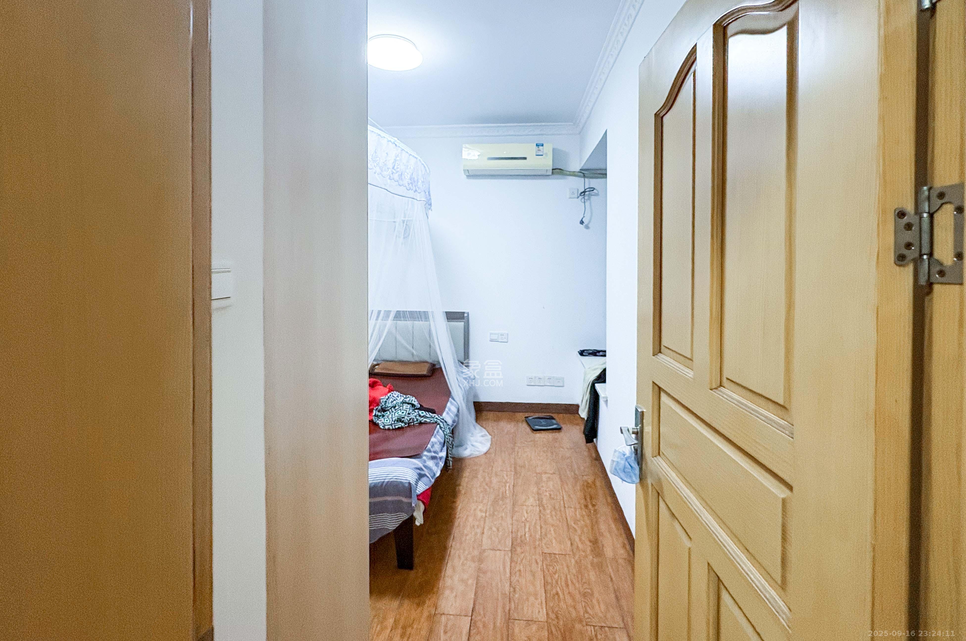 中海梅溪湖壹号  3室2厅1卫    108.0万其他