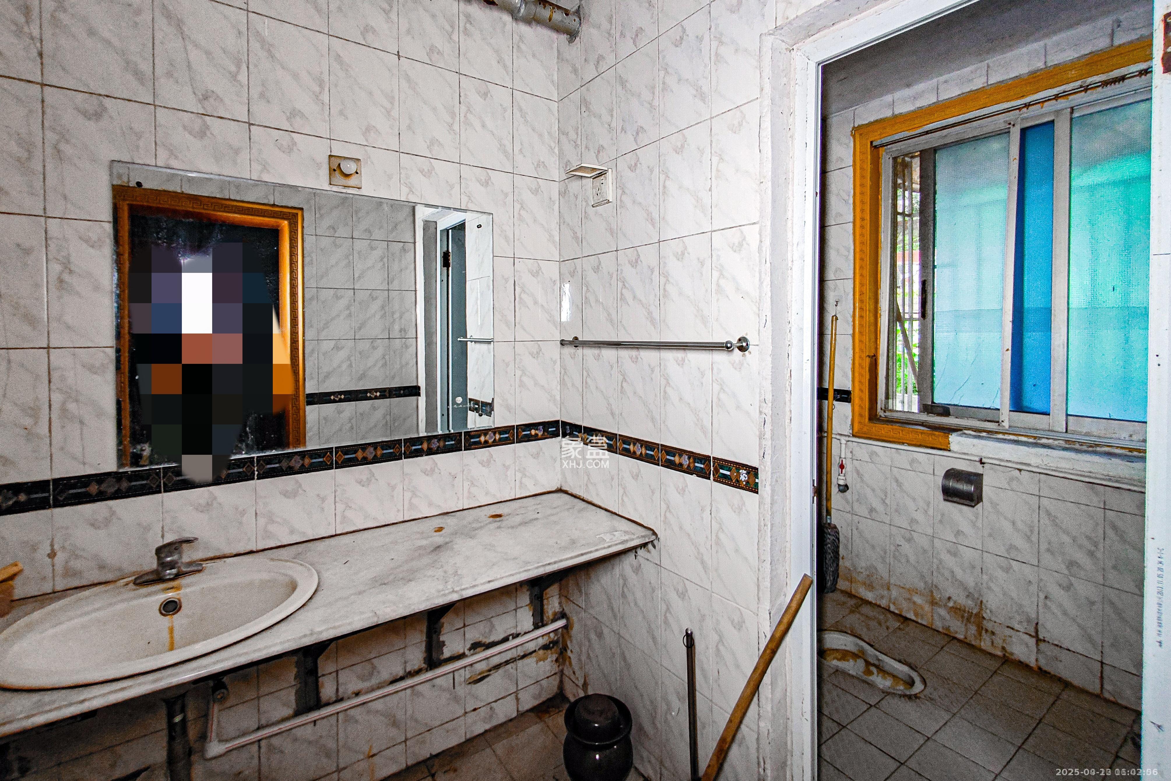 刑警之家  3室2厅2卫    1600.0元/月室内图