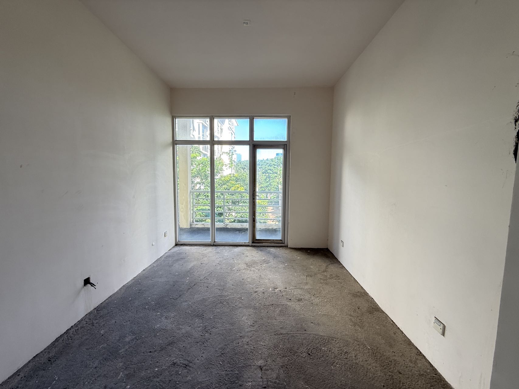 阳光经典 6室2厅5卫 100.0元/月 阳光经典 6室2厅5卫 100.0元/月室内图