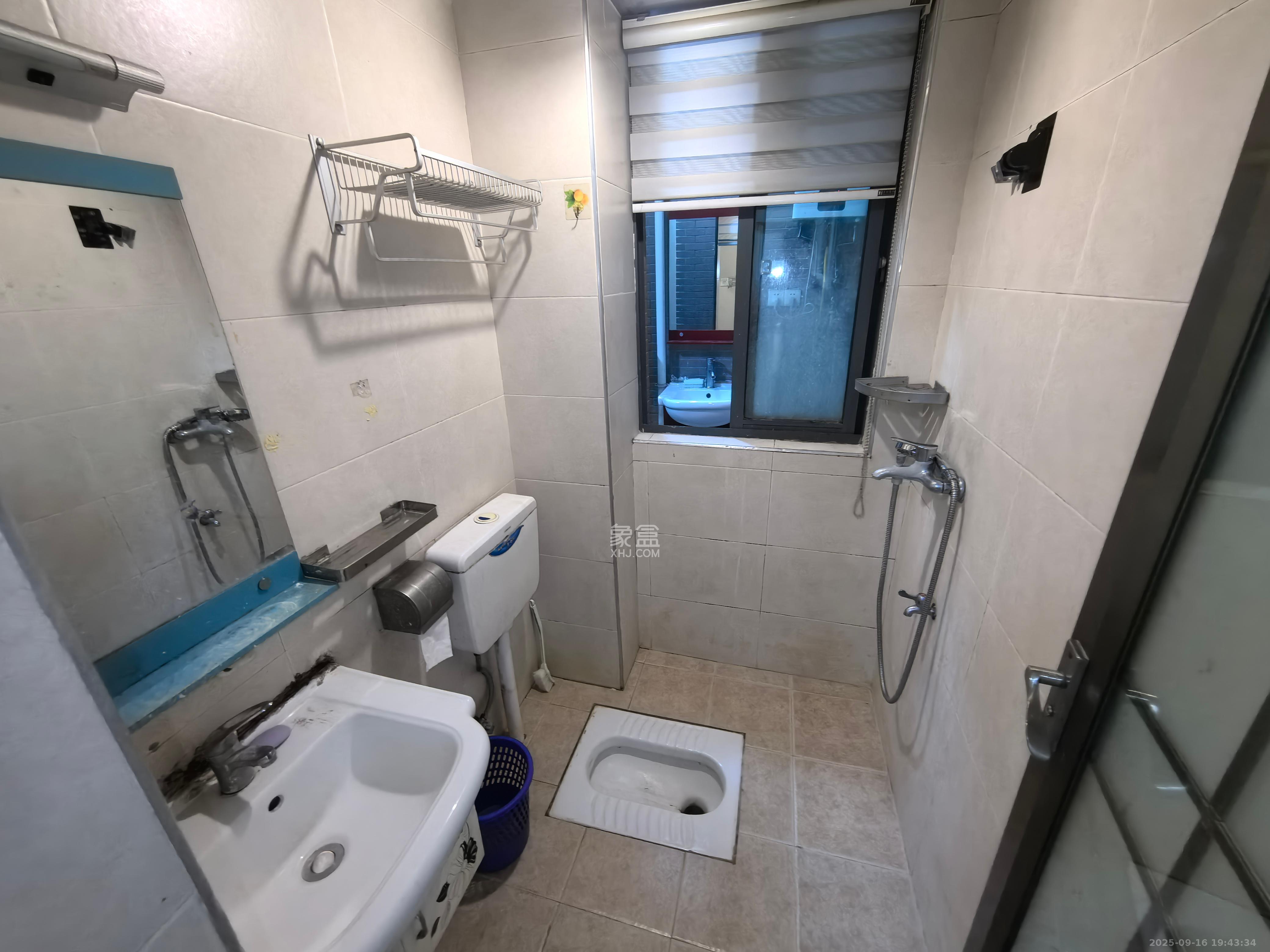 凯姆国际 2室2厅1卫 1800.0元/月 凯姆国际 2室2厅1卫 1800.0元/月室内图