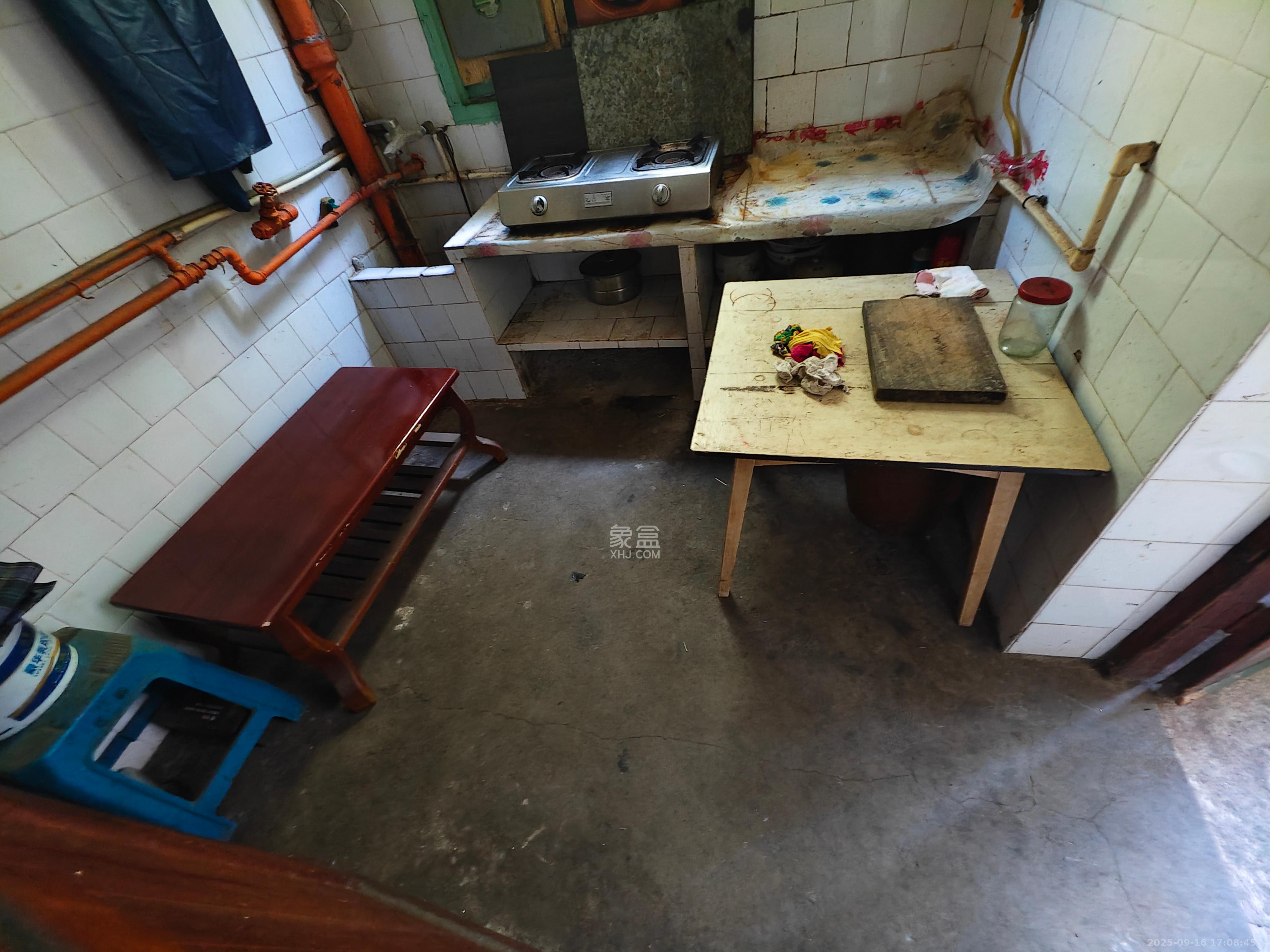 湖开小区(湖南开关厂宿舍)/南大桥社区 2室1厅1卫 1000.0元/月 湖开小区(湖南开关厂宿舍)/南大桥社区 2室1厅1卫 1000.0元/月室内图