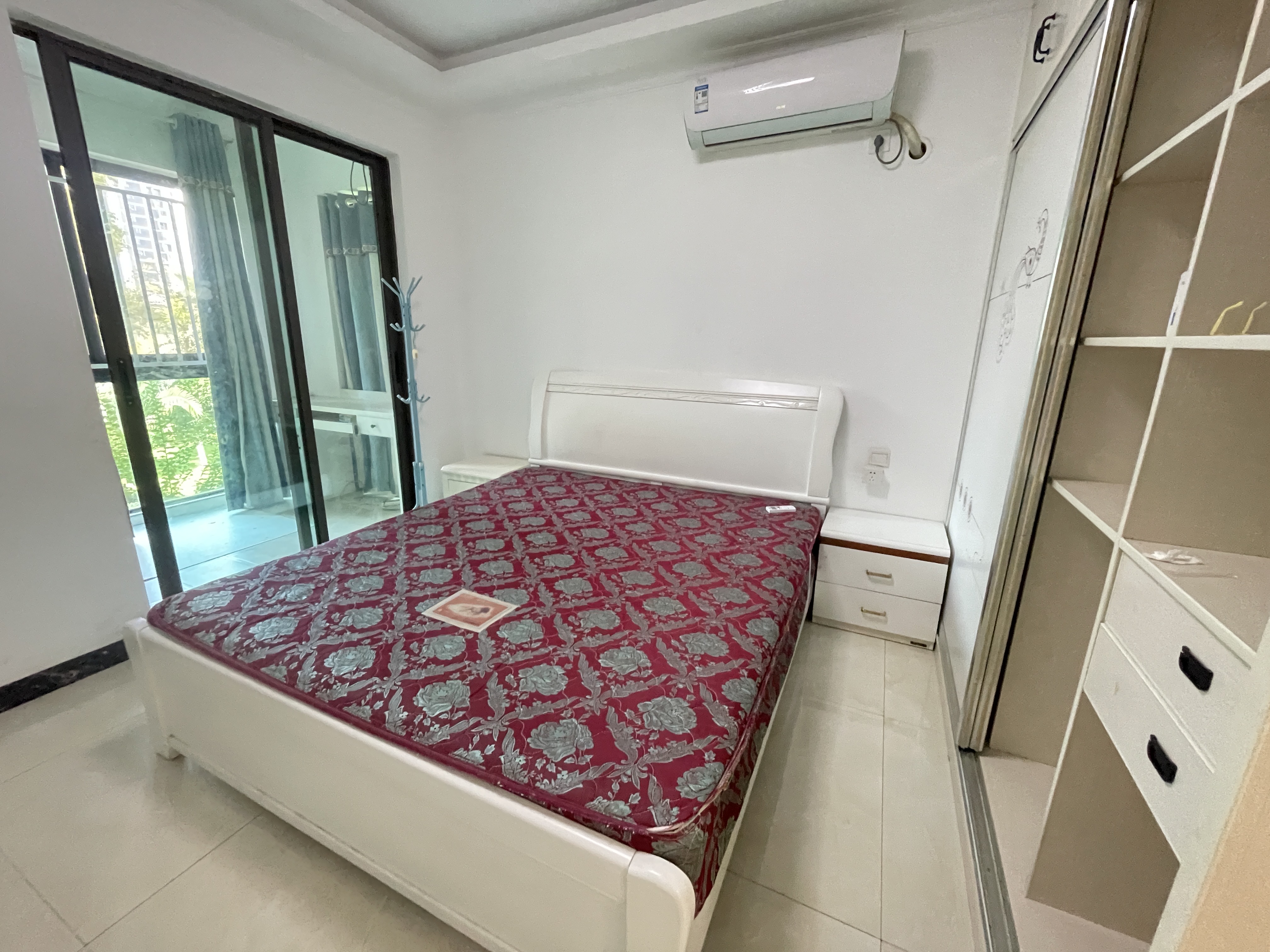 滨江一号(丰泰花园) 3室2厅1卫 2300.0元/月 滨江一号(丰泰花园) 3室2厅1卫 2300.0元/月户型图