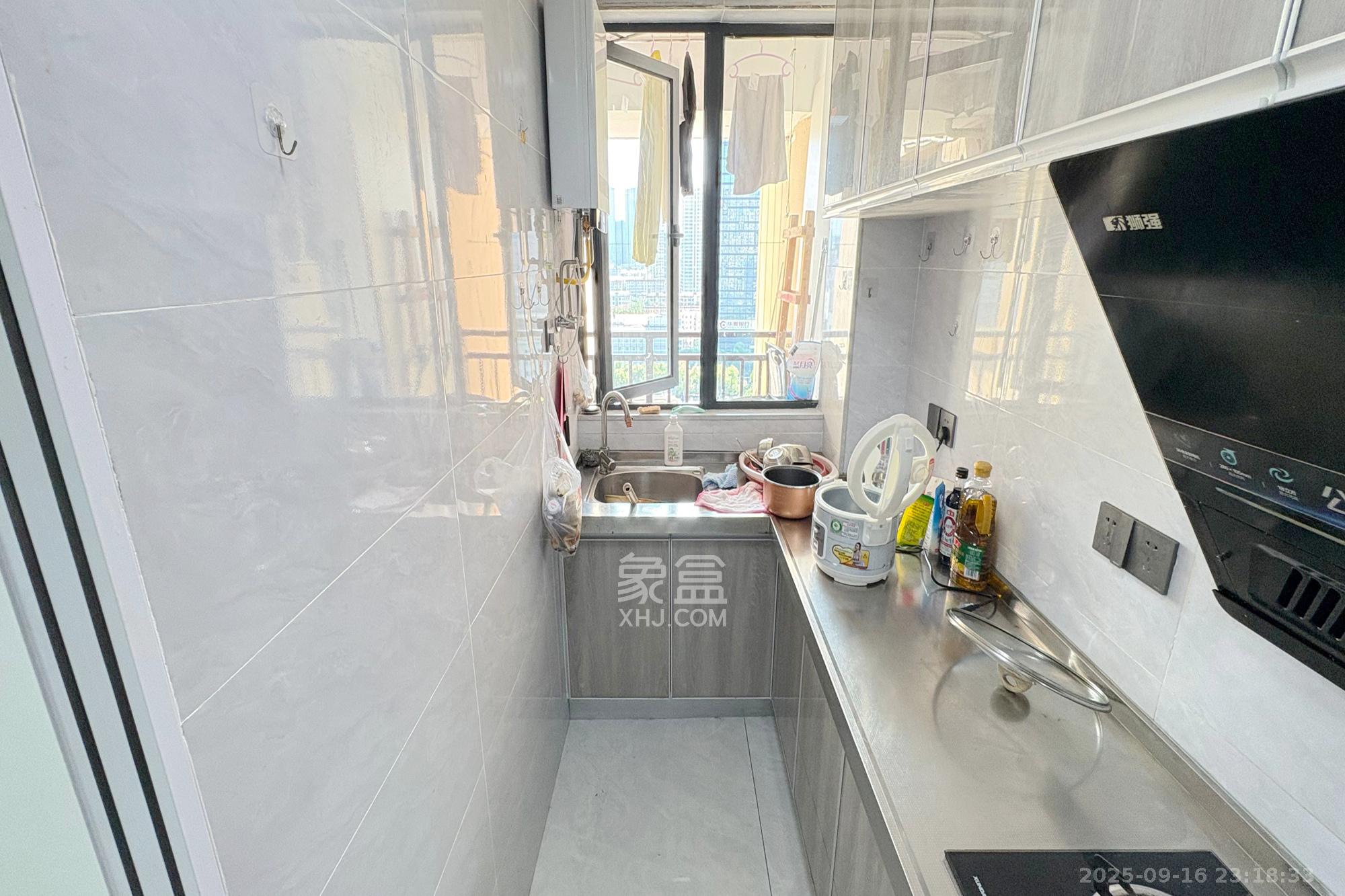 韭菜园嘉苑  2室1厅1卫    71.8万厨房