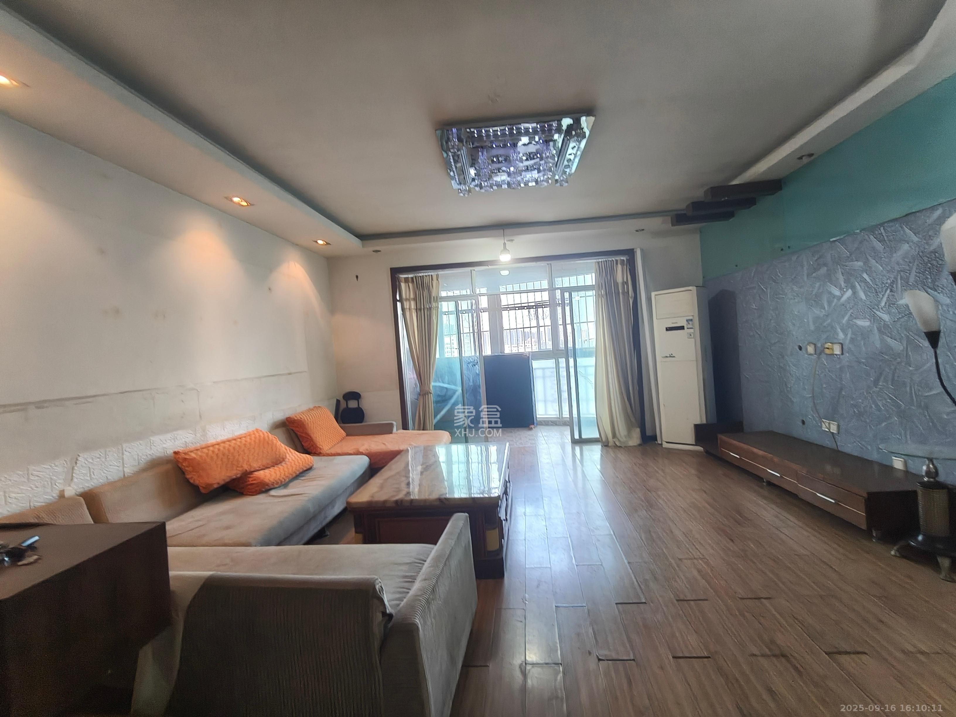 湘绣城 3室2厅2卫 1900.0元/月 湘绣城 3室2厅2卫 1900.0元/月室内图