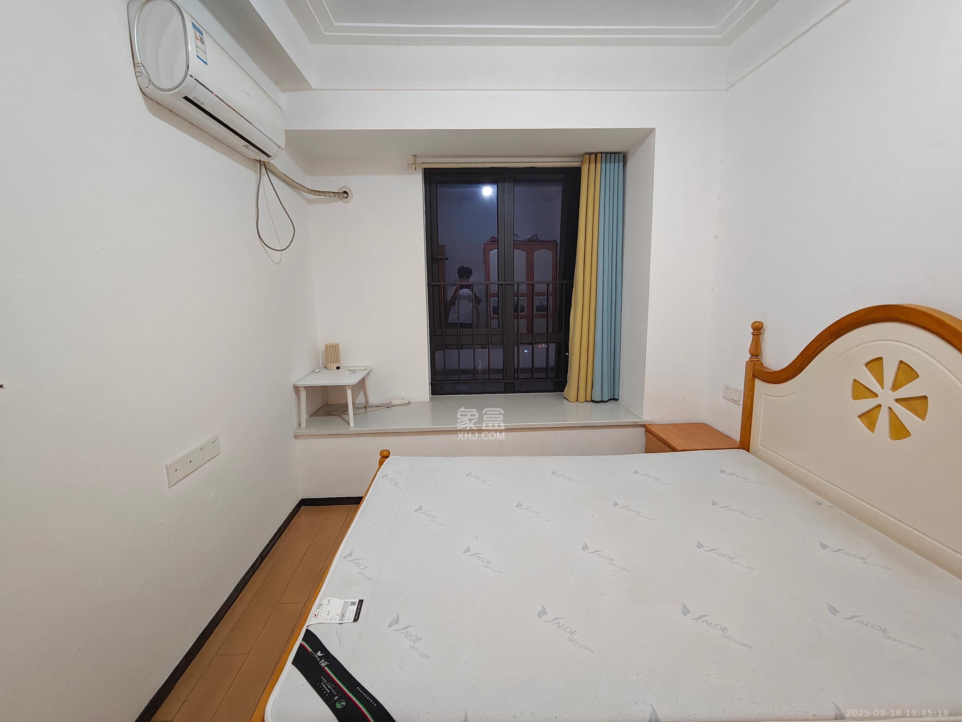 中海新城熙岸（中信新城五期）  1室1厅1卫    1500.0元/月室内图