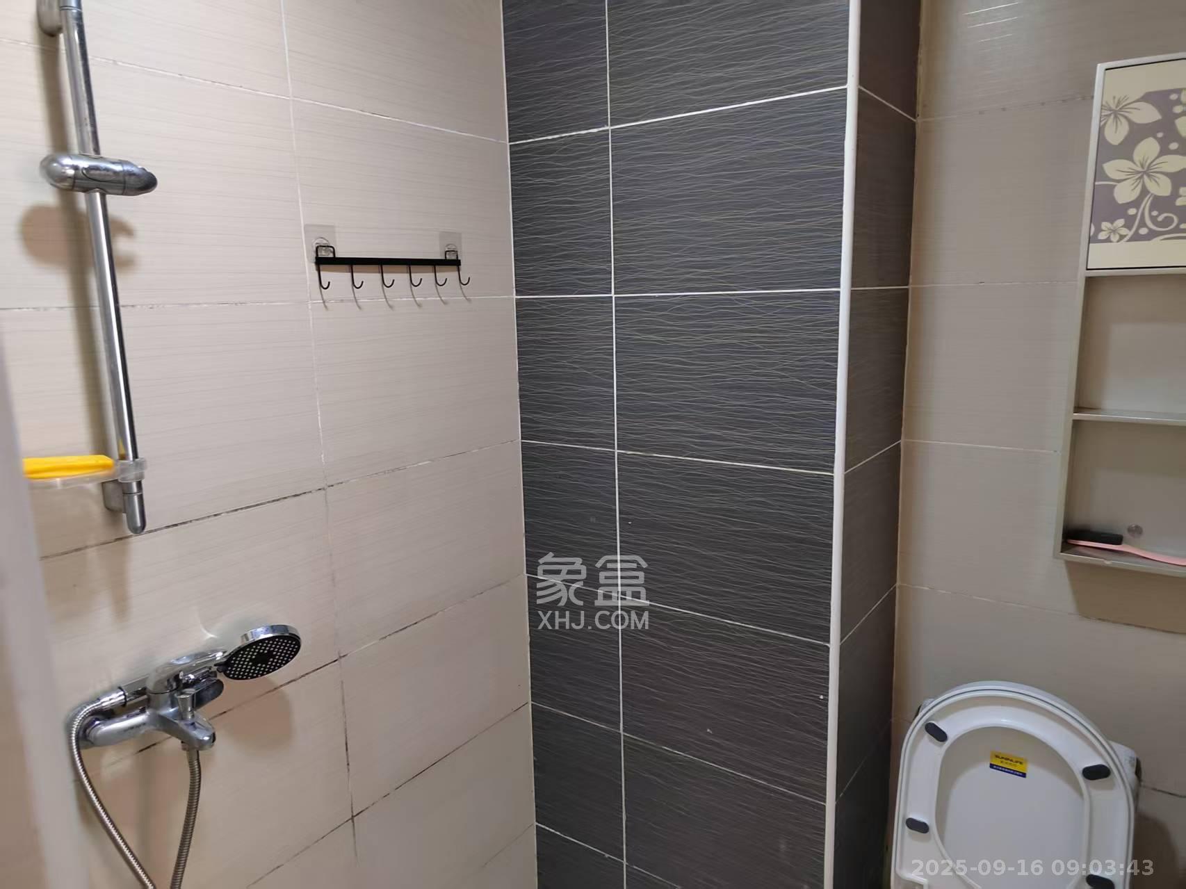 水岸世景  1室1厅1卫    1000.0元/月室内图