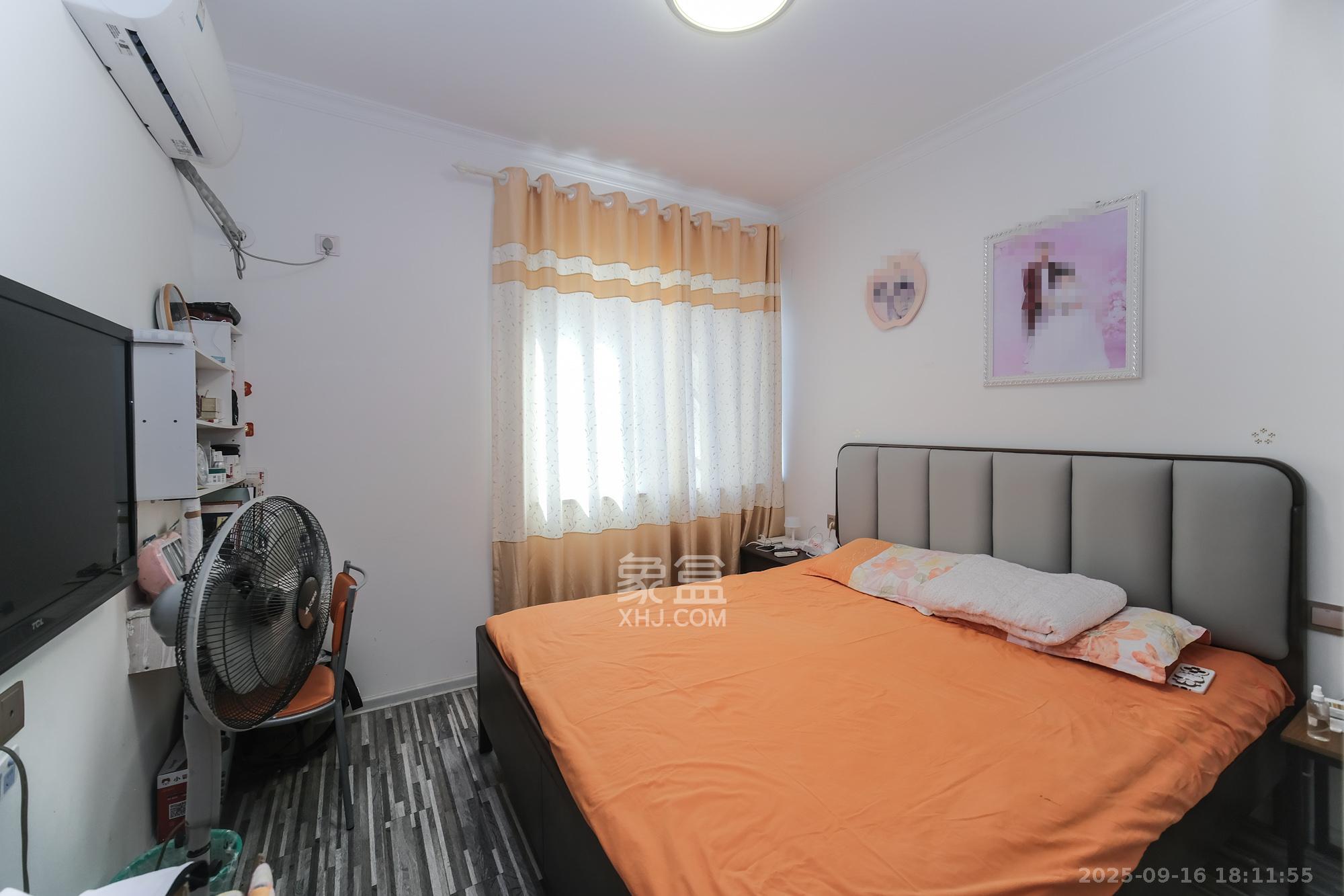 盛地春天里 1室2厅1卫 50.8万 盛地春天里 1室2厅1卫 50.8万卧室