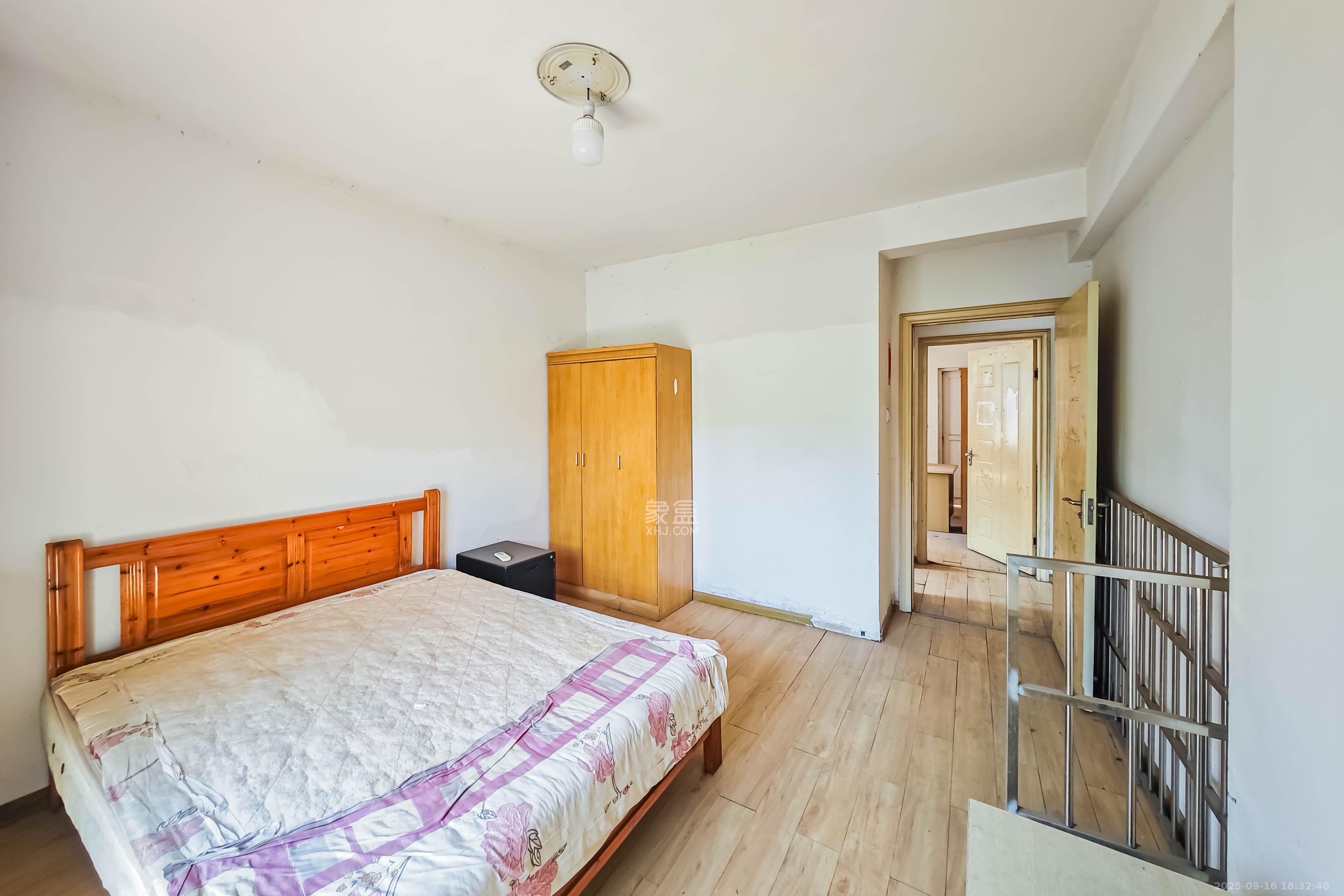 都市馨园  2室2厅1卫    59.8万卧室