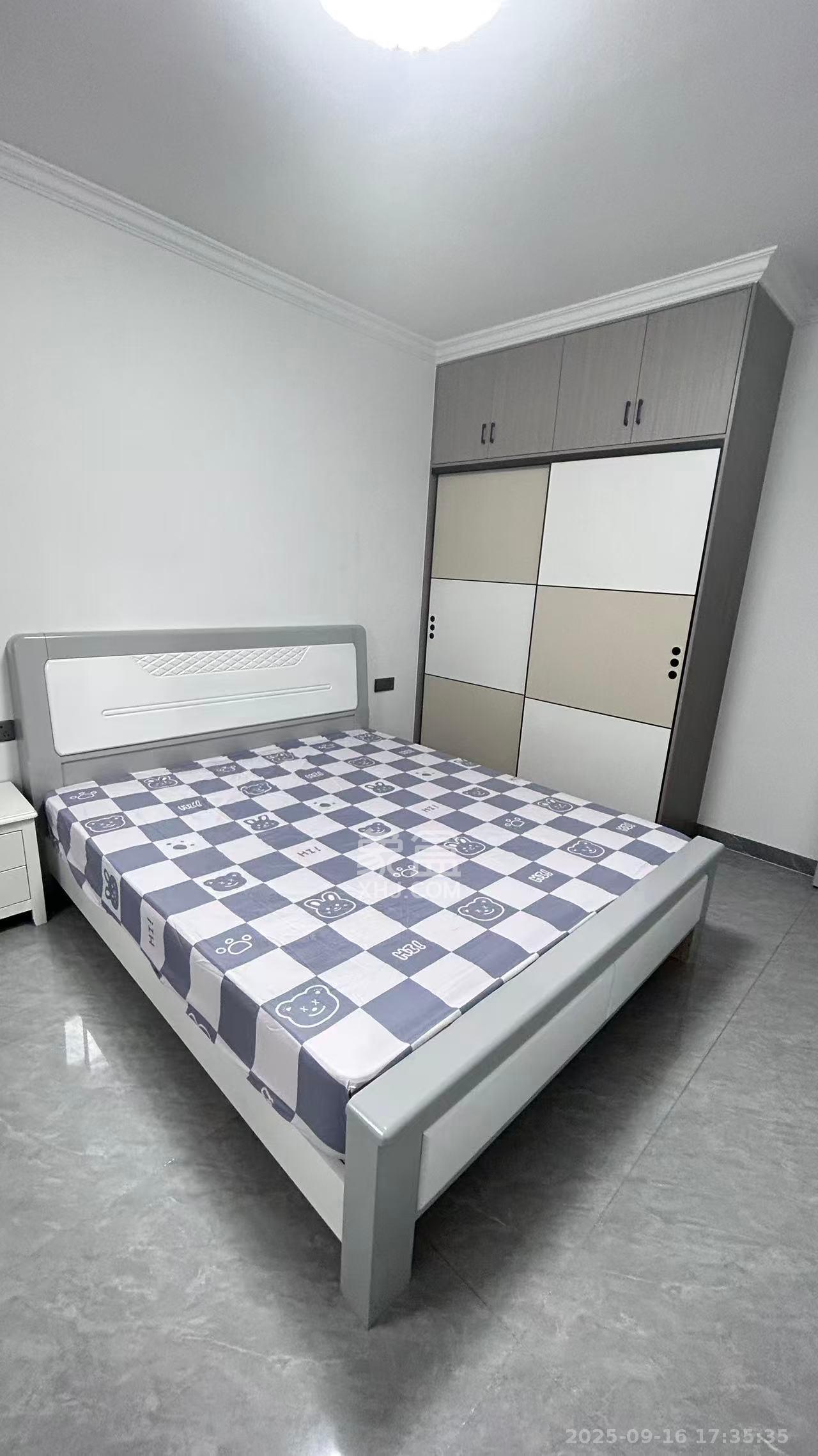 山水新城  2室2厅1卫    1600.0元/月室内图