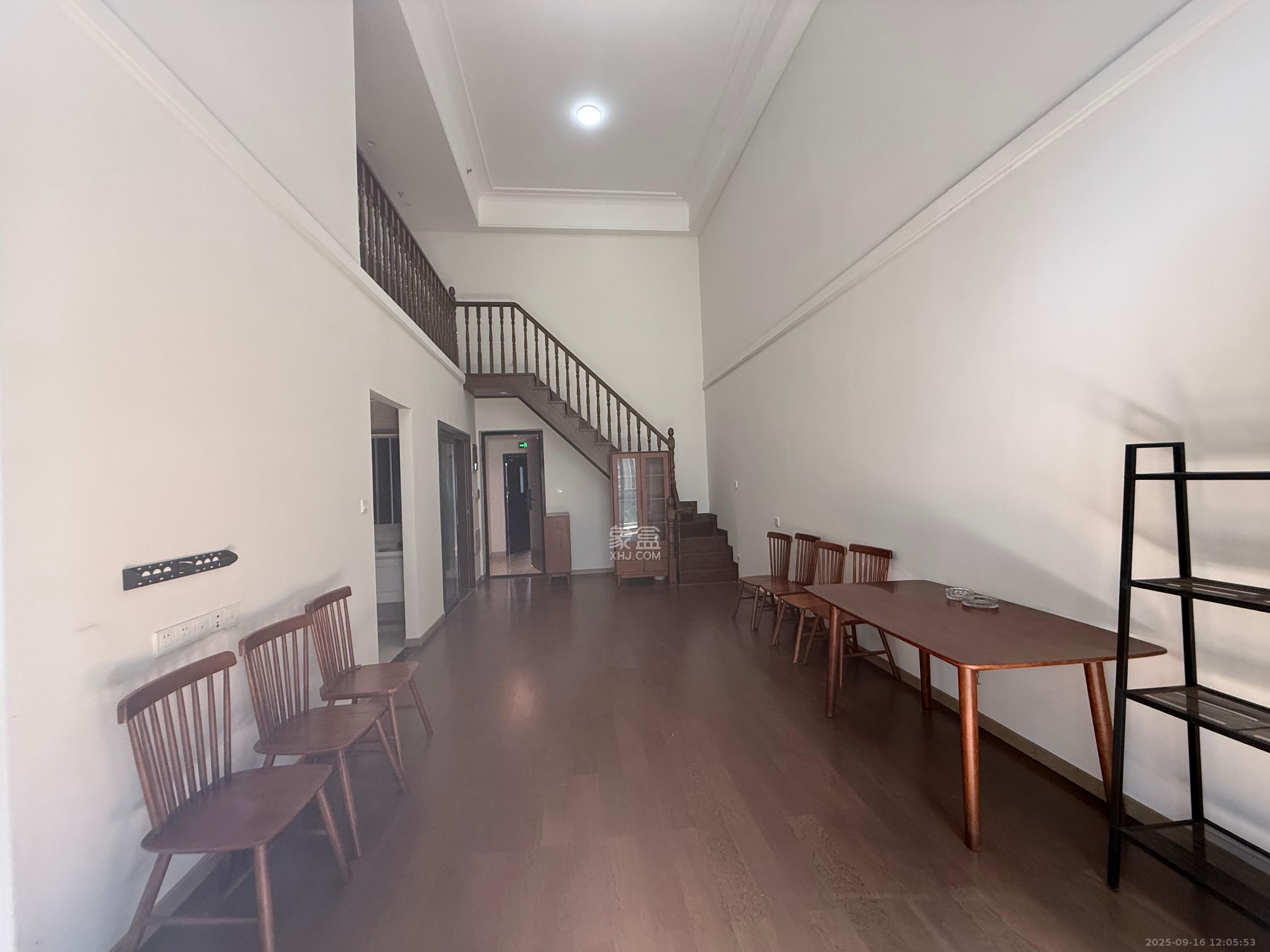 保利天禧C区 3室2厅2卫 4200.0元/月 保利天禧C区 3室2厅2卫 4200.0元/月室内图