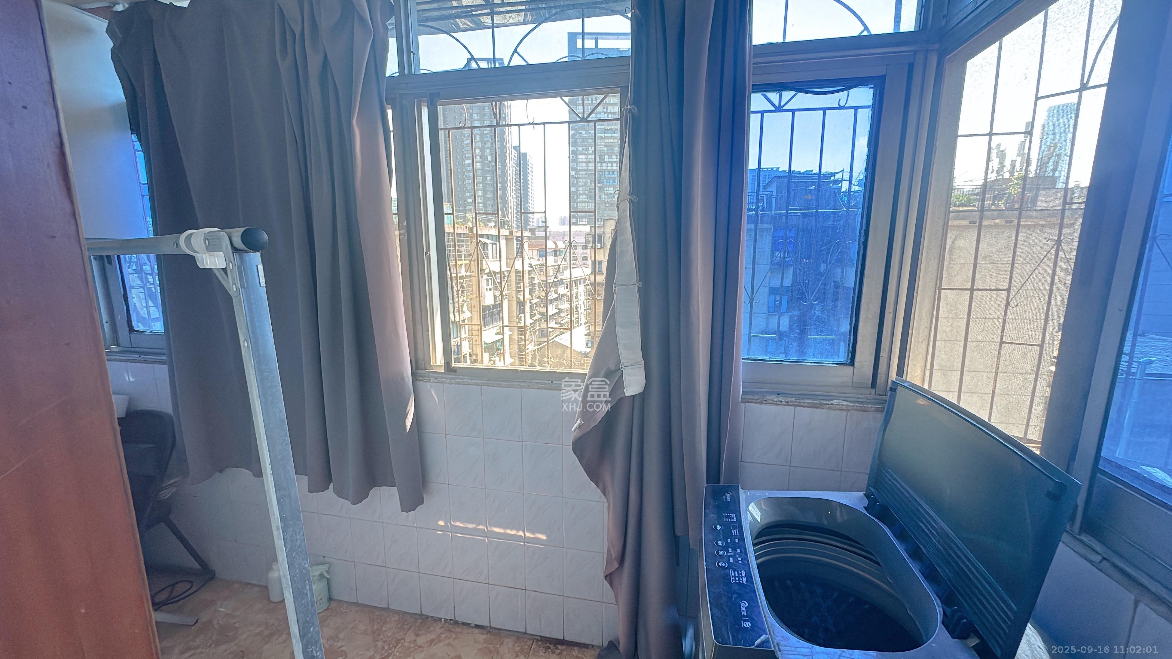 吉景小区 2室1厅1卫 1300.0元/月 吉景小区 2室1厅1卫 1300.0元/月室内图