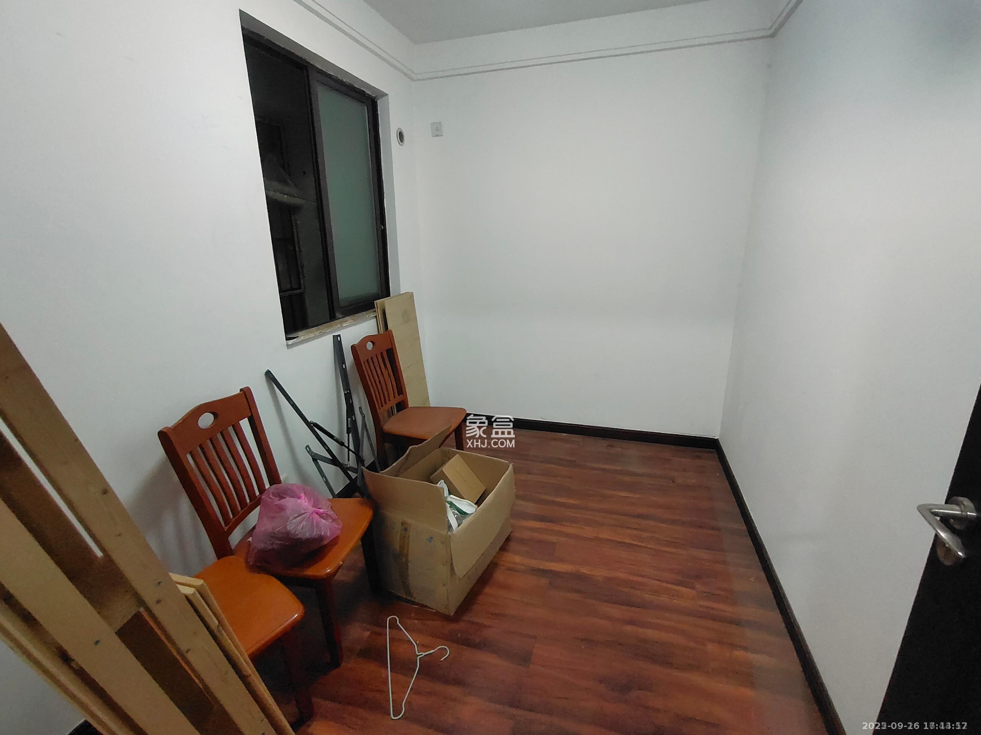 绿地中央广场 3室2厅1卫 2500.0元/月 绿地中央广场 3室2厅1卫 2500.0元/月室内图