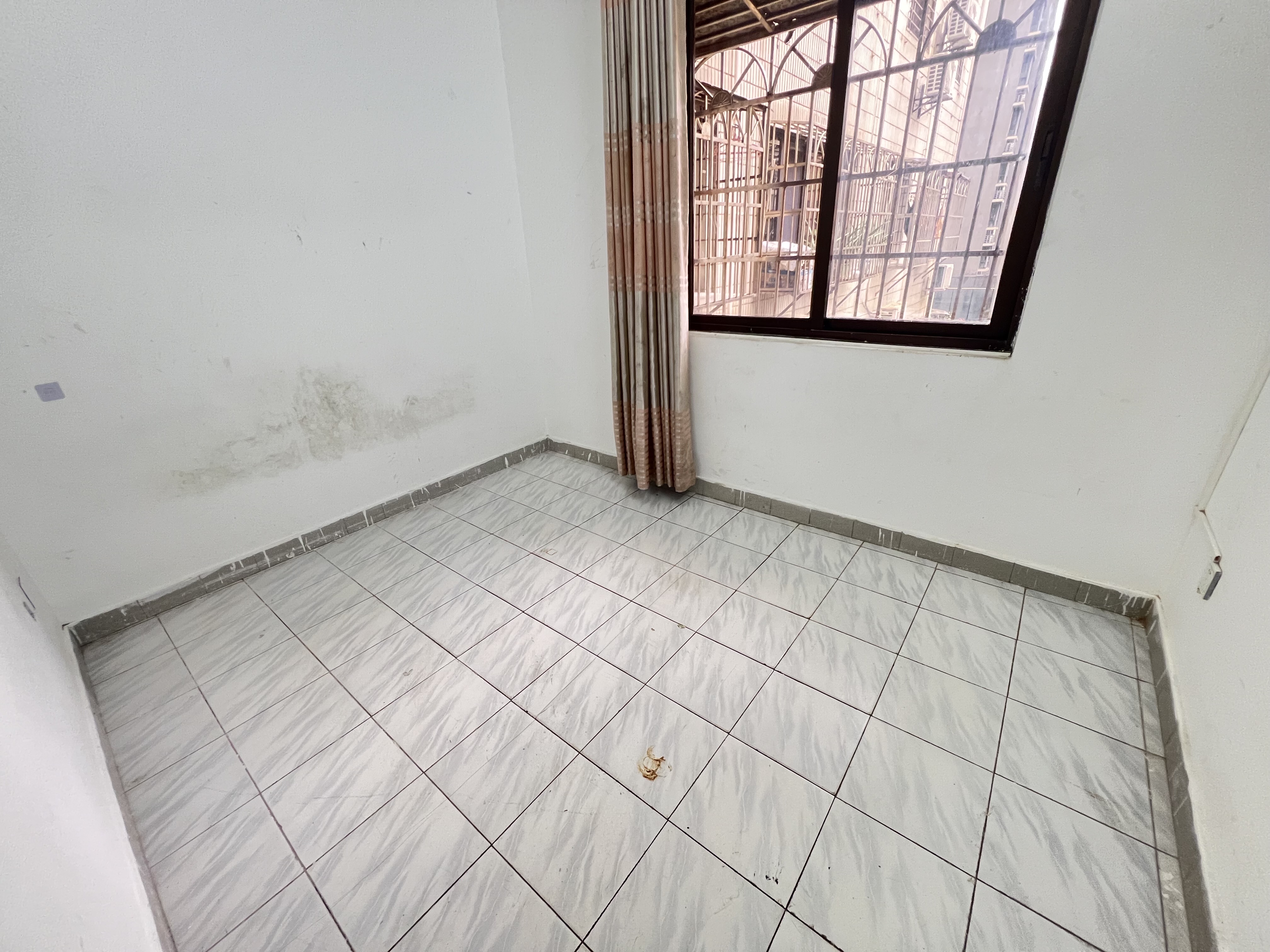 富豪大厦(富豪花园)  3室2厅1卫    2300.0元/月室内图