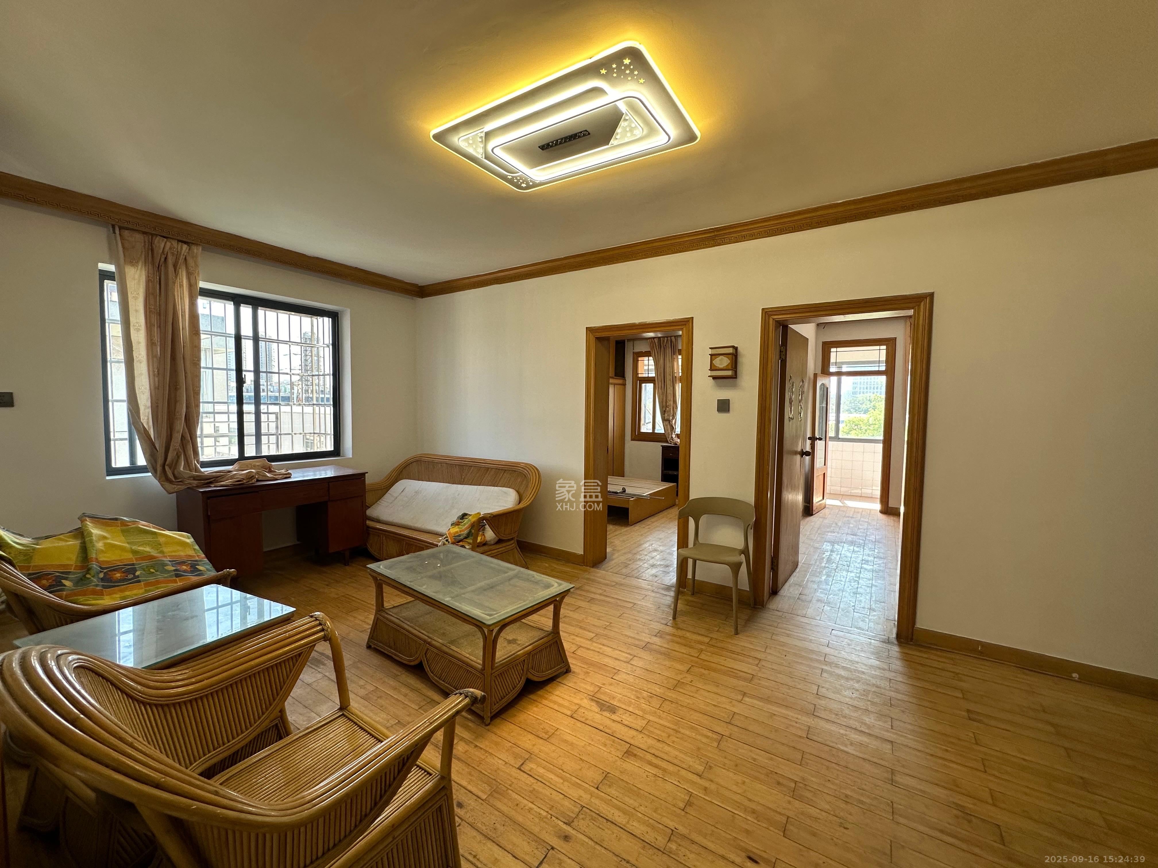 南园小区  3室2厅1卫    1000.0元/月室内图