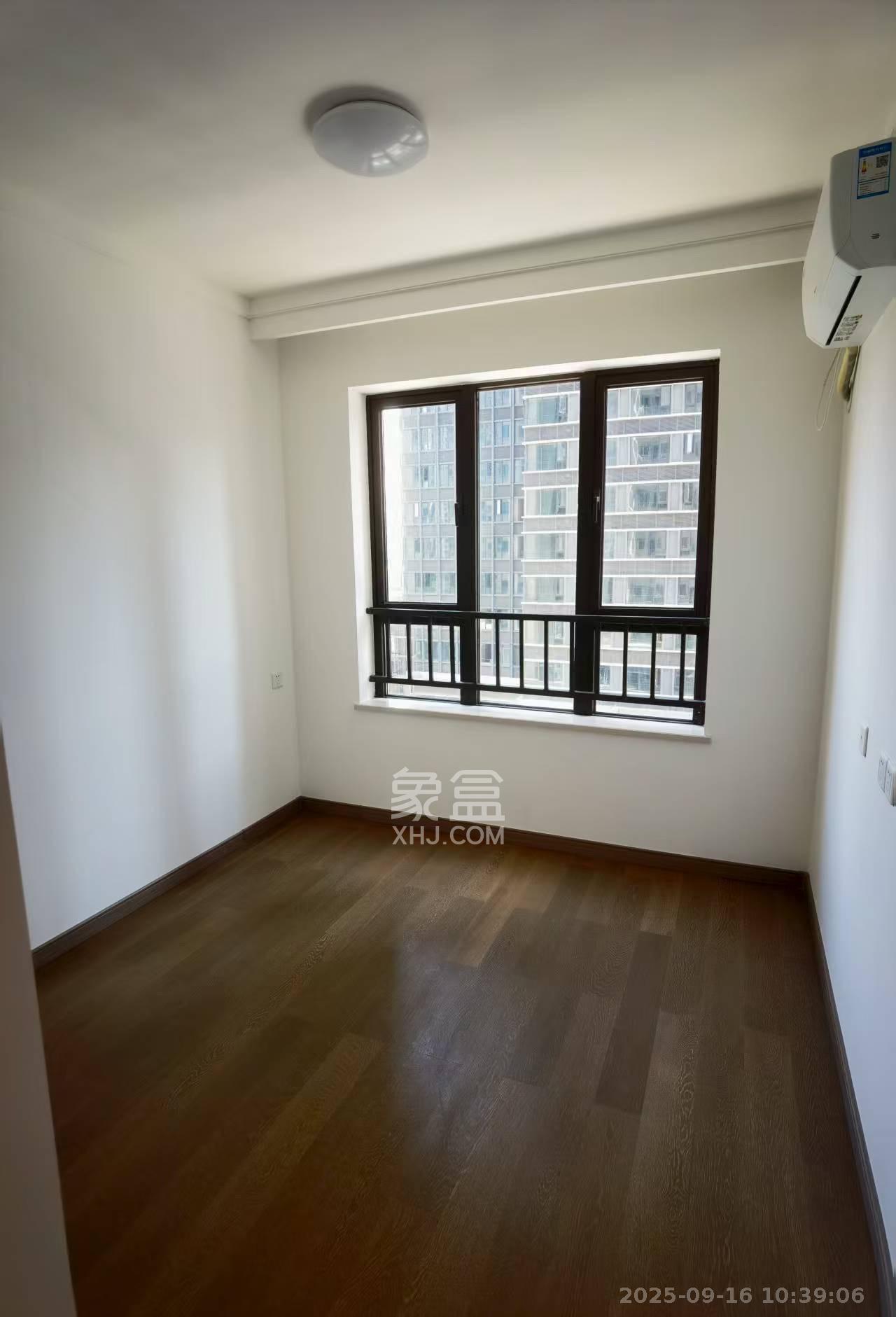 龙湖铂金中心(龙湖春江郦城) 3室2厅2卫 4600.0元/月 龙湖铂金中心(龙湖春江郦城) 3室2厅2卫 4600.0元/月室内图