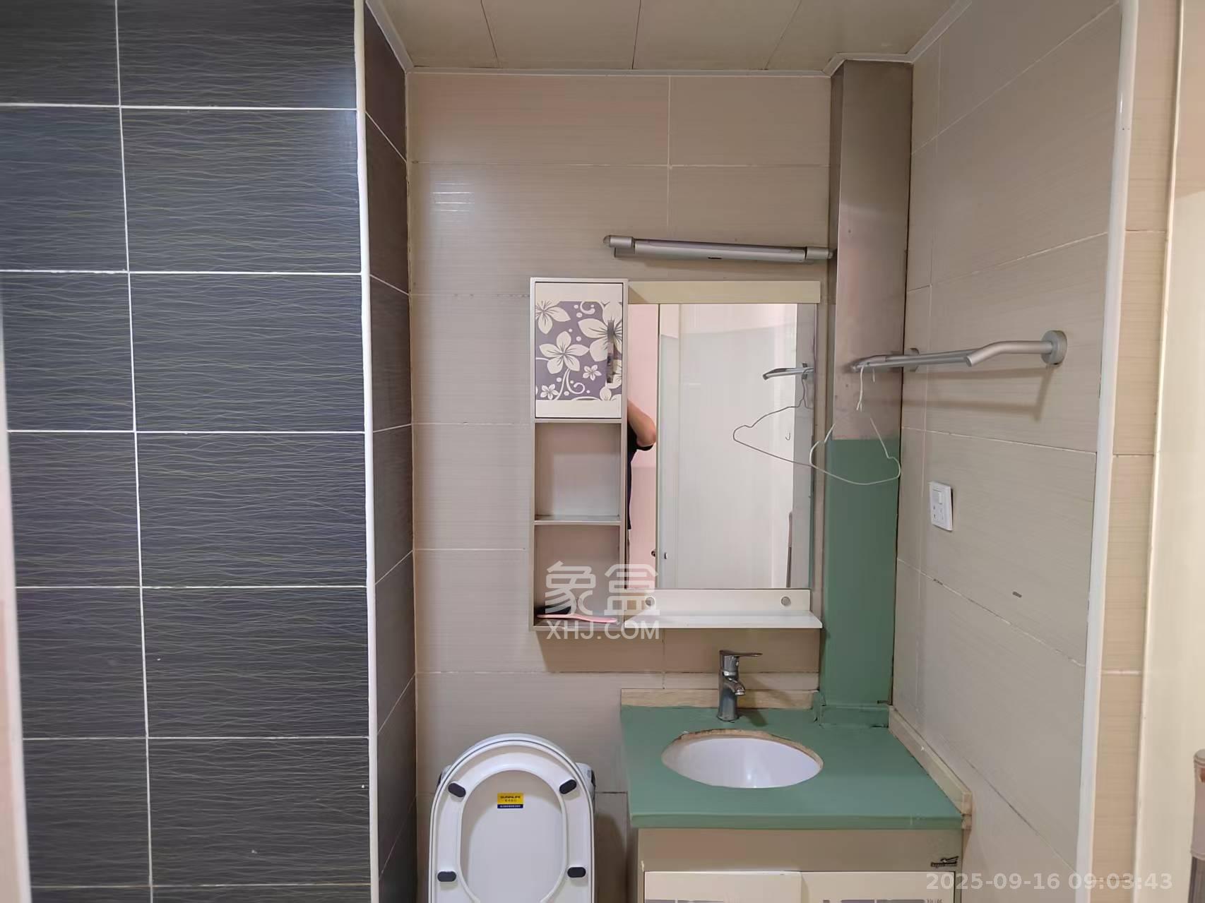 水岸世景 1室1厅1卫 1000.0元/月 水岸世景 1室1厅1卫 1000.0元/月室内图