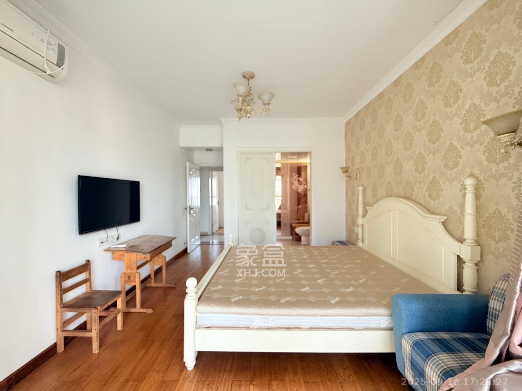 茶山馨苑 3室2厅2卫 3500.0元/月 茶山馨苑 3室2厅2卫 3500.0元/月室内图