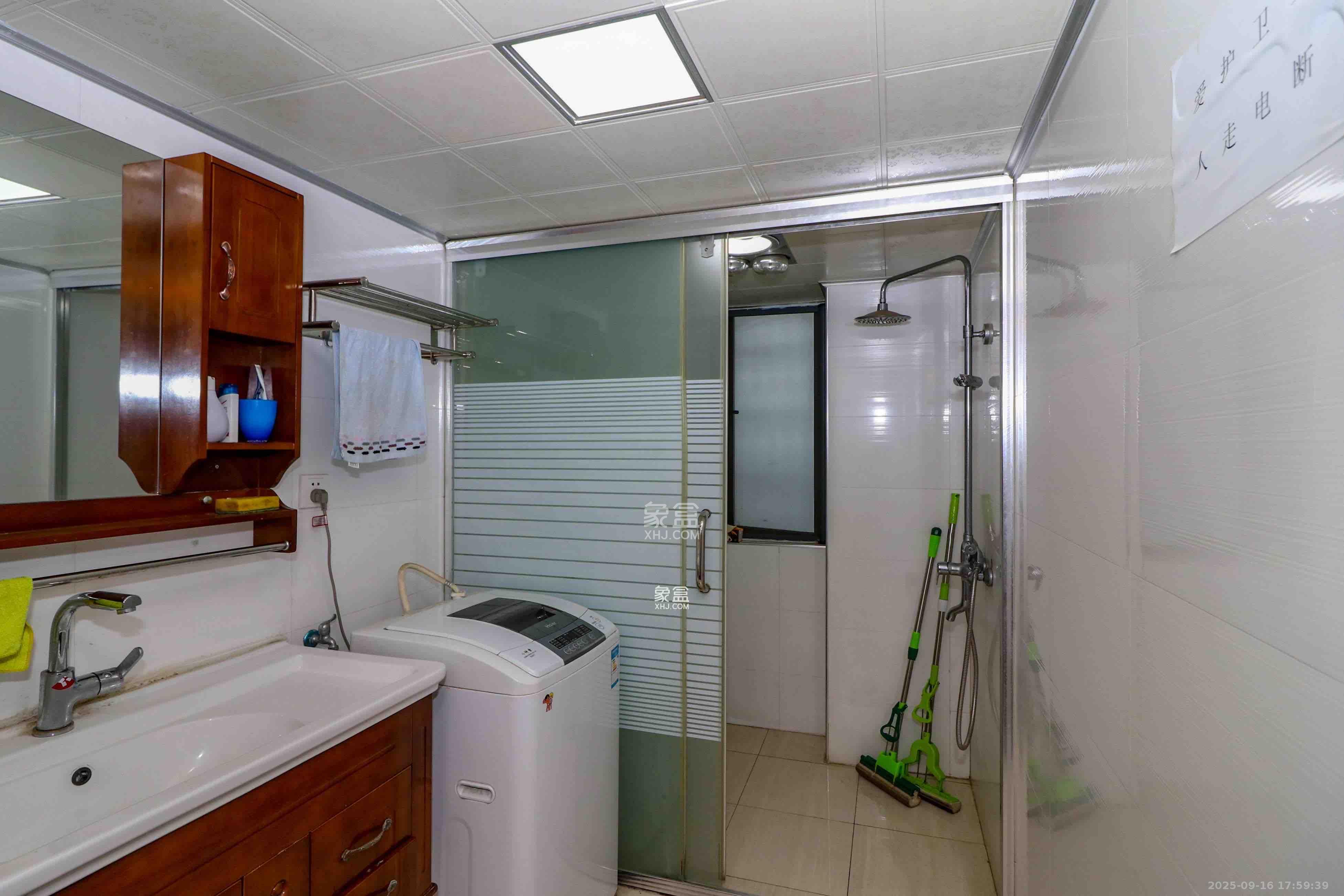 达美D6区  4室2厅2卫    3600.0元/月室内图