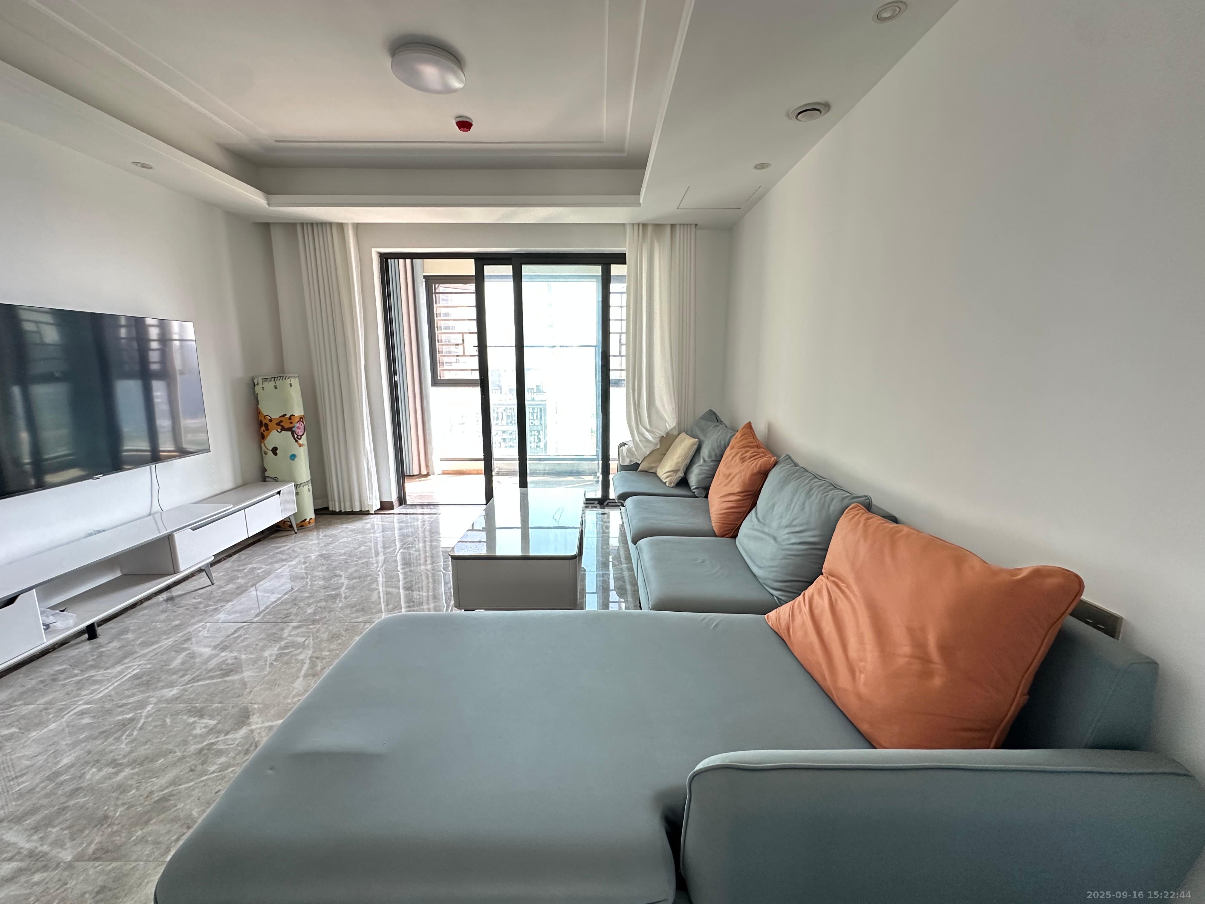 绿地长沙城际空间站(绿地新里佳苑) 4室2厅2卫 3900.0元/月 绿地长沙城际空间站(绿地新里佳苑) 4室2厅2卫 3900.0元/月室内图