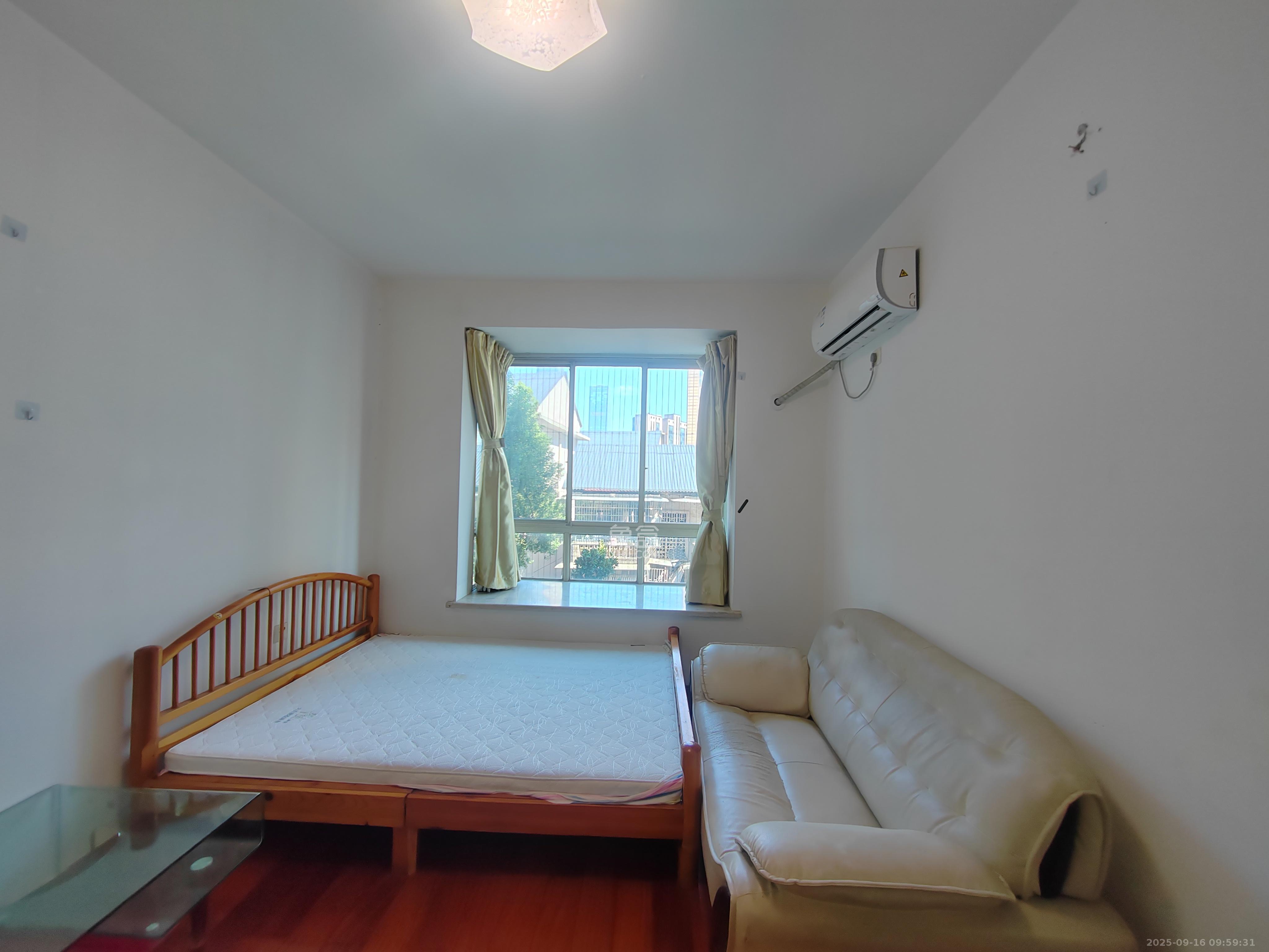 迴龙公寓(回龙公寓) 3室2厅1卫 3200.0元/月 迴龙公寓(回龙公寓) 3室2厅1卫 3200.0元/月室内图