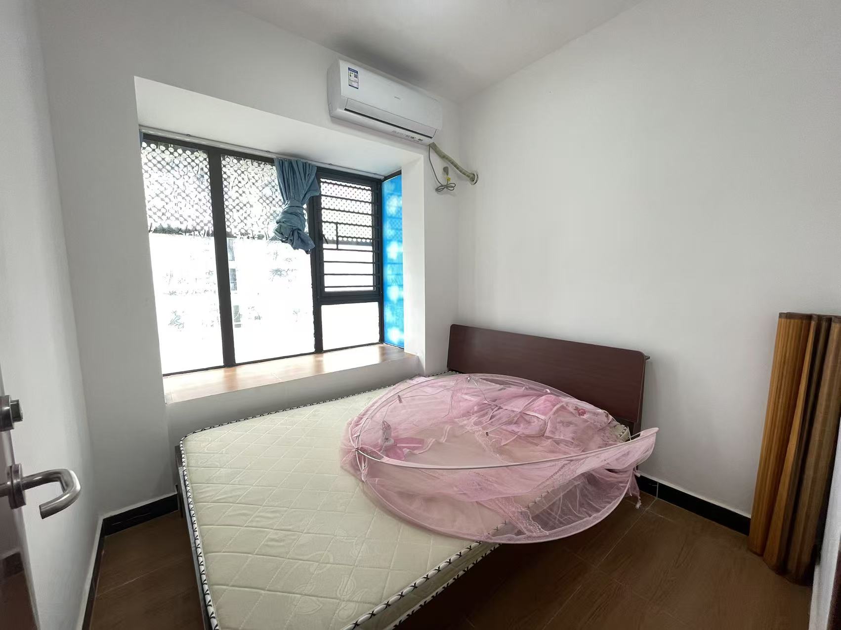 坡博家园四区 3室2厅1卫 2700.0元/月 坡博家园四区 3室2厅1卫 2700.0元/月室内图