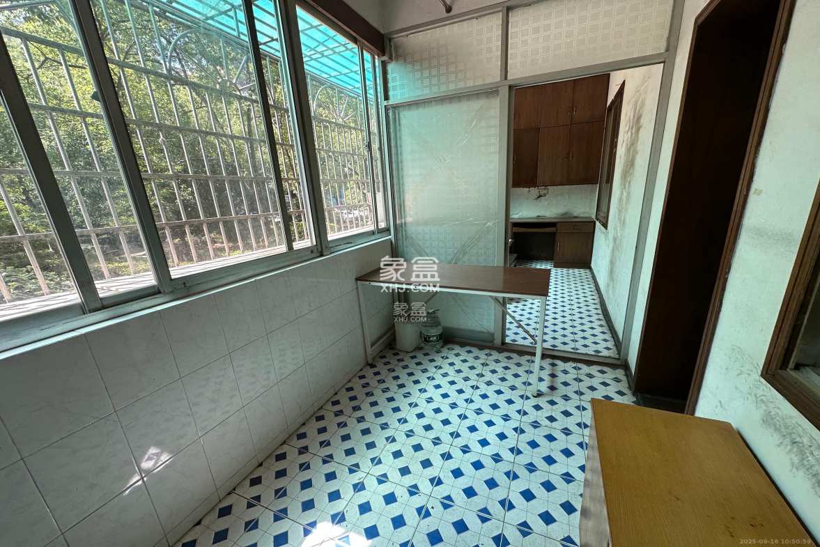 交通设计院(伍家岭)  2室2厅1卫    2200.0元/月 交通设计院(伍家岭)  2室2厅1卫    2200.0元/月室内图