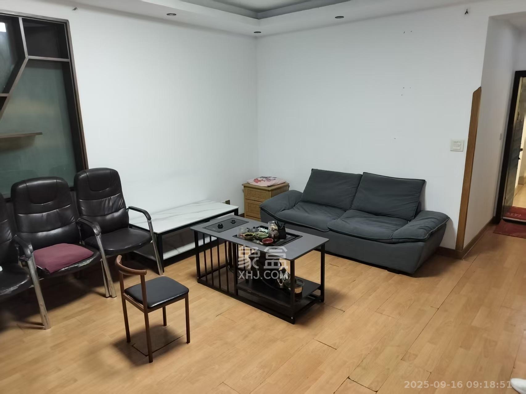 兴威名城  3室2厅1卫    2600.0元/月 兴威名城  3室2厅1卫    2600.0元/月室内图