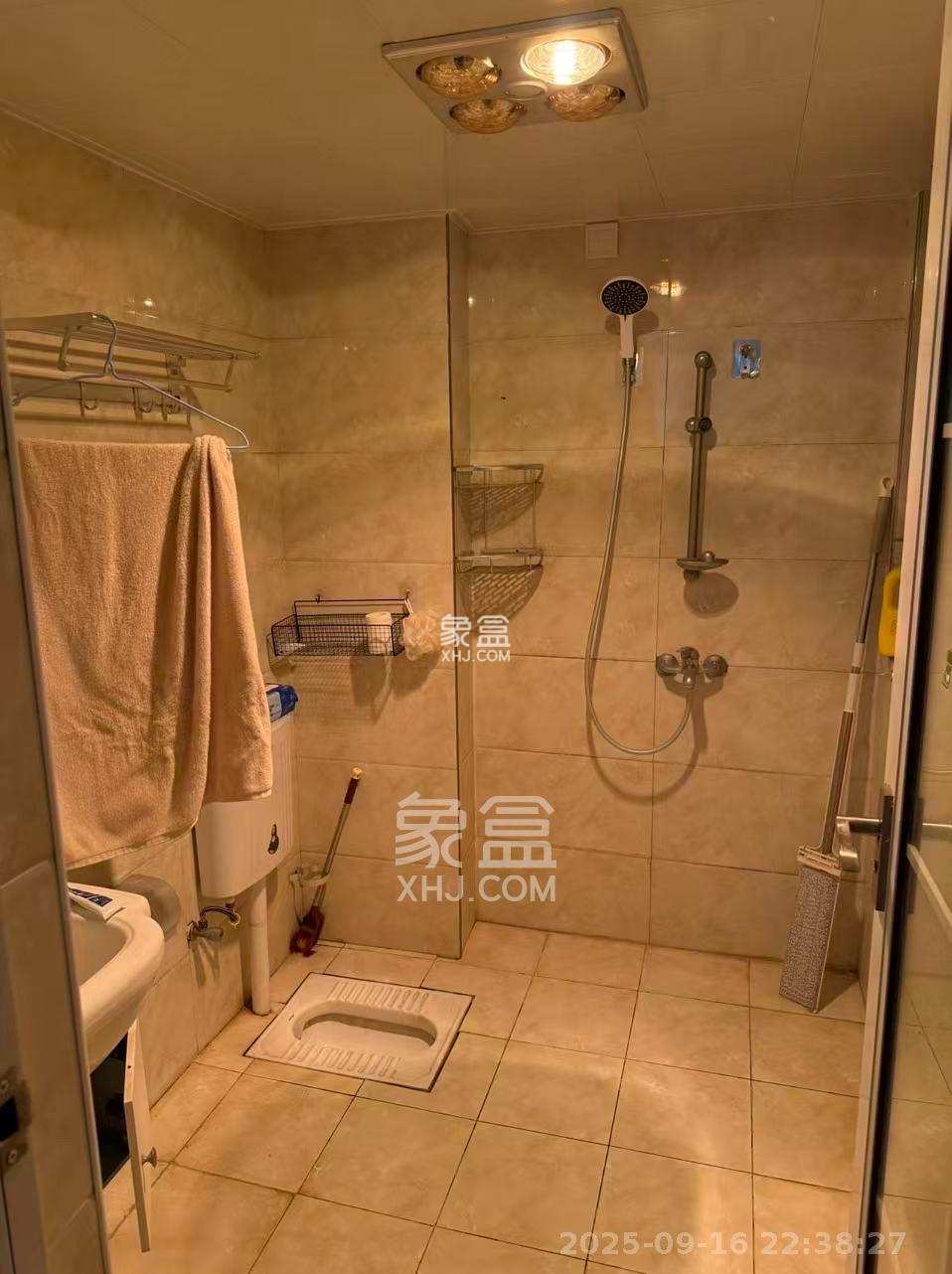 金领家族 2室2厅1卫 2100.0元/月 金领家族 2室2厅1卫 2100.0元/月室内图