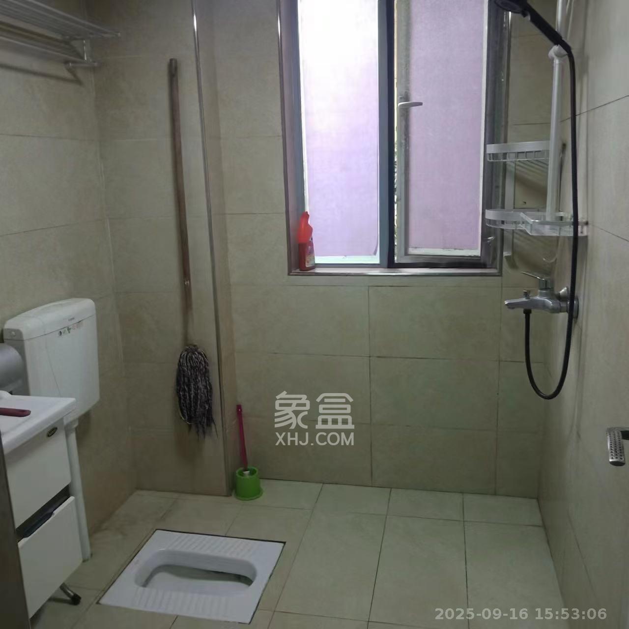 潇湘奥林匹克花园 2室1厅2卫 2300.0元/月 潇湘奥林匹克花园 2室1厅2卫 2300.0元/月室内图