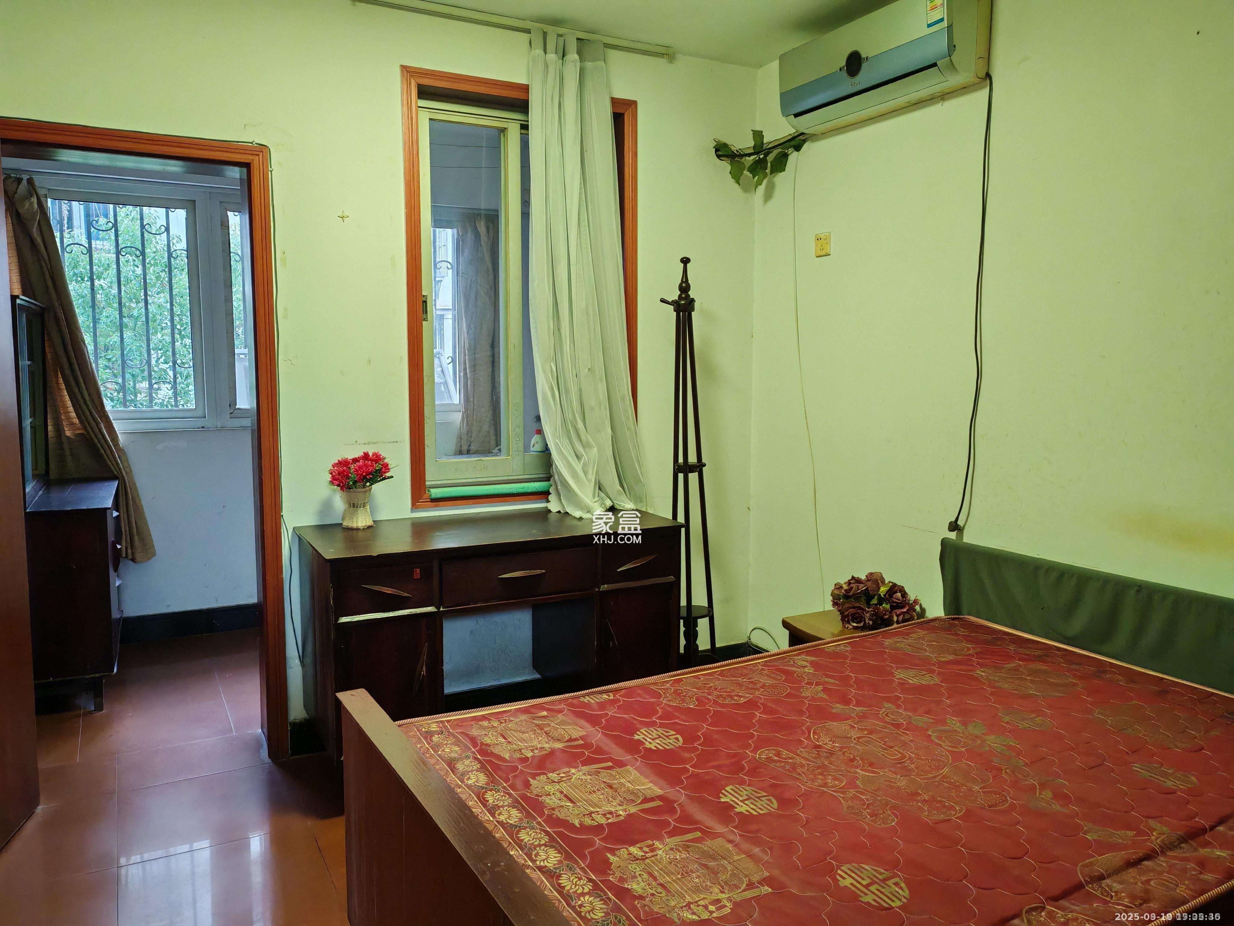 芙蓉区教师村 3室2厅1卫 1800.0元/月 芙蓉区教师村 3室2厅1卫 1800.0元/月室内图