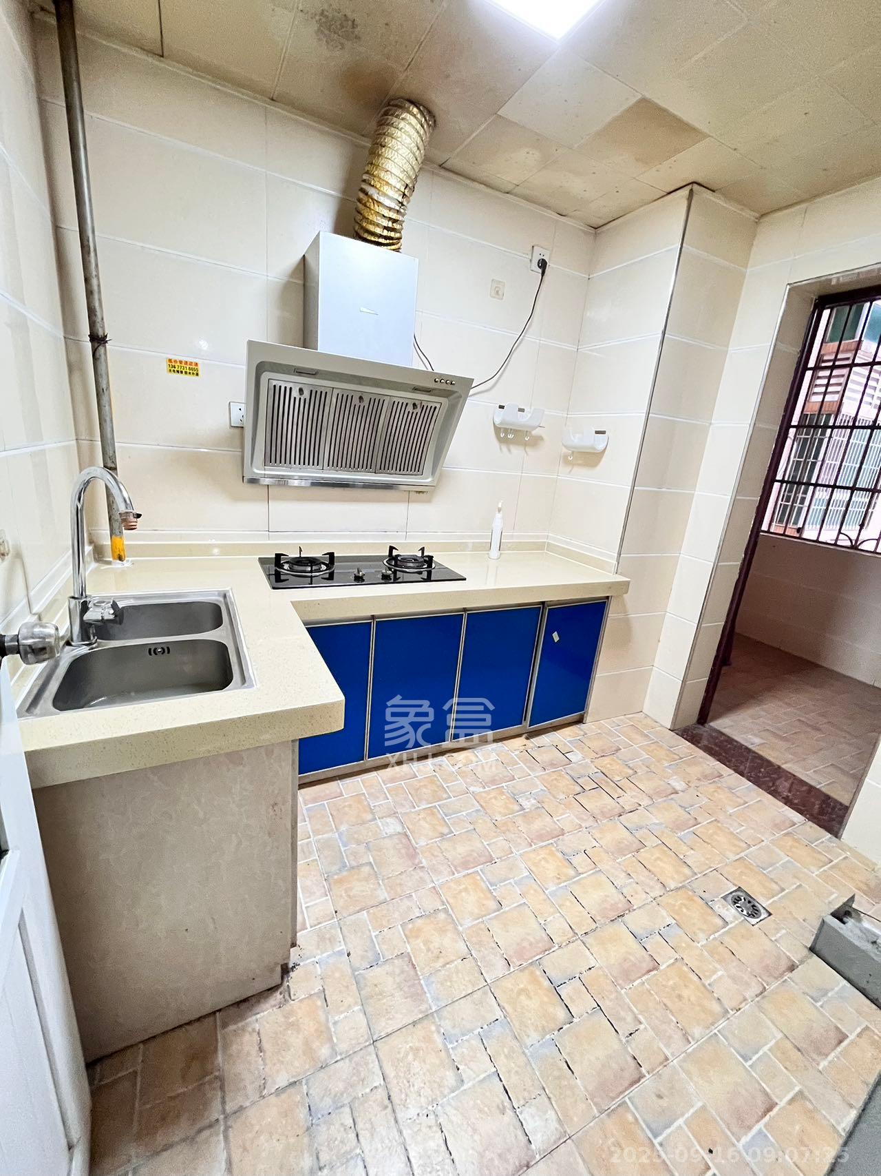 桃阳小区高层低层（安置小区）  3室2厅2卫    1700.0元/月室内图