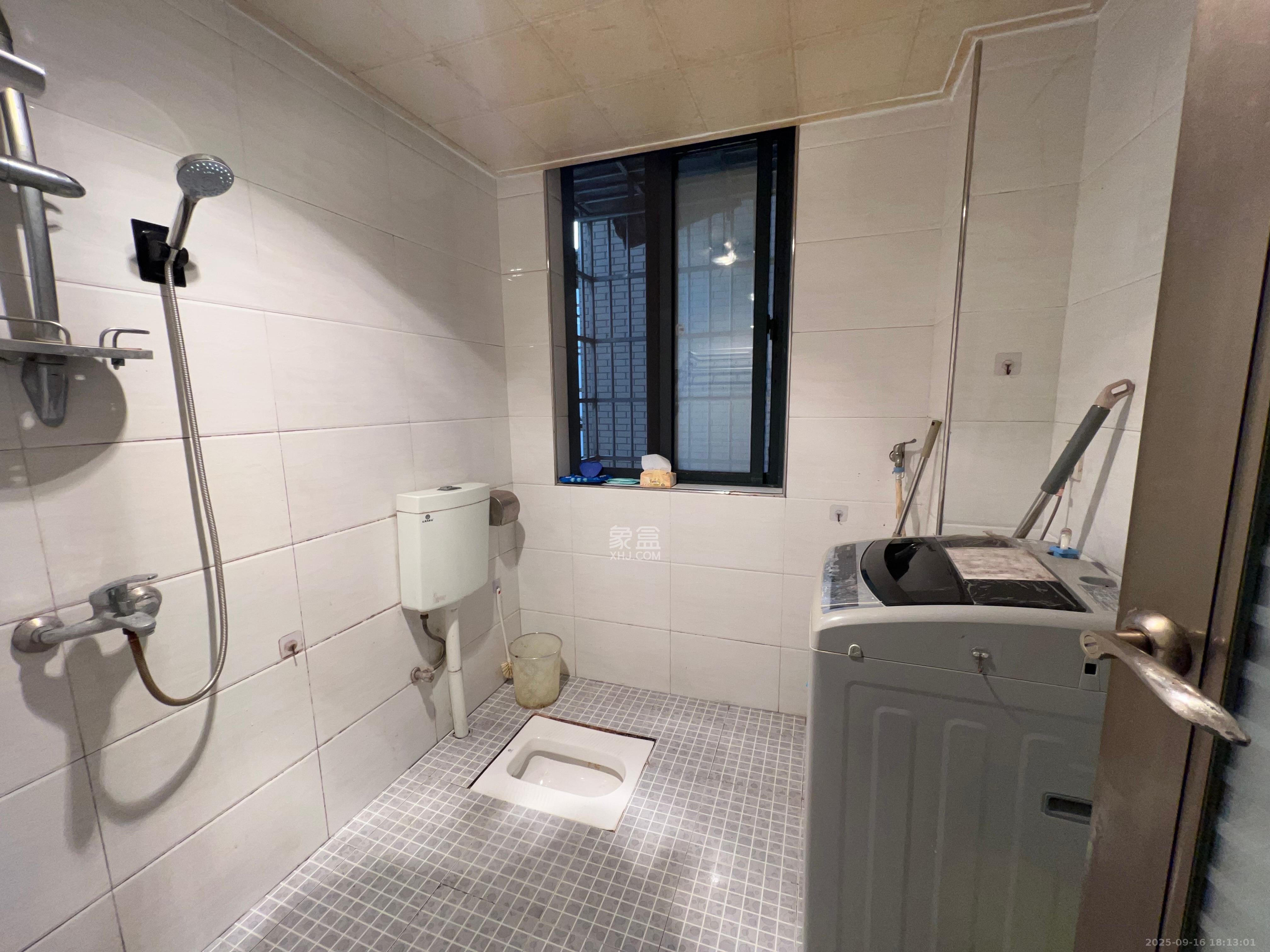 岳华嘉园 2室2厅1卫 1700.0元/月 岳华嘉园 2室2厅1卫 1700.0元/月室内图